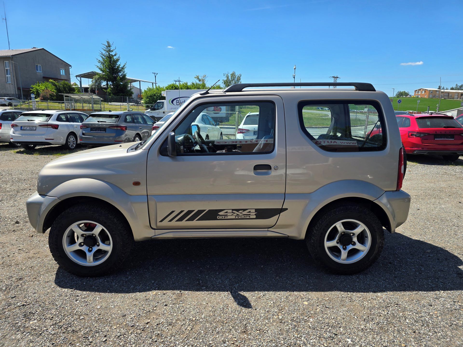 Suzuki Jimny, 1.3 60KW 4x4 tažné,nová STK - fotka 4