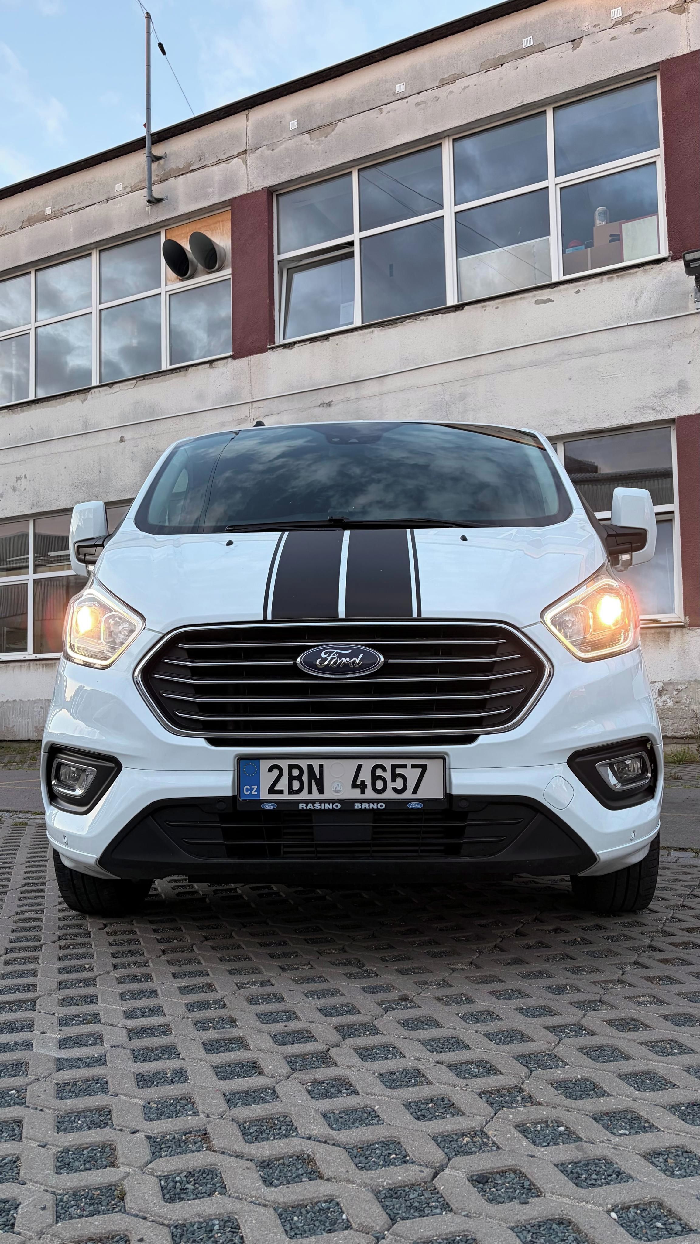 Ford Tourneo Custom - fotka 5