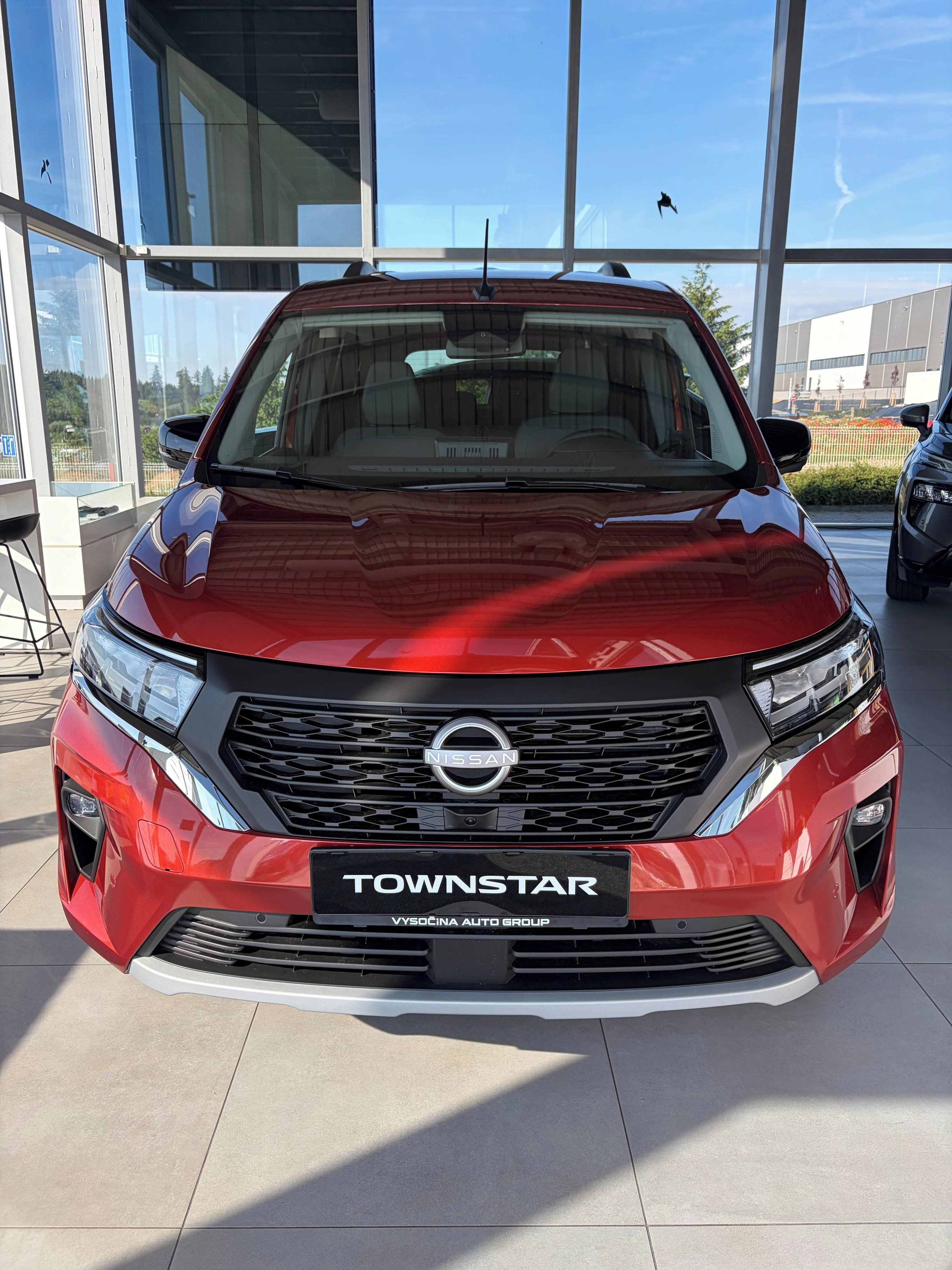 Nissan Townstar, L2 Tekna 7 míst - fotka 2