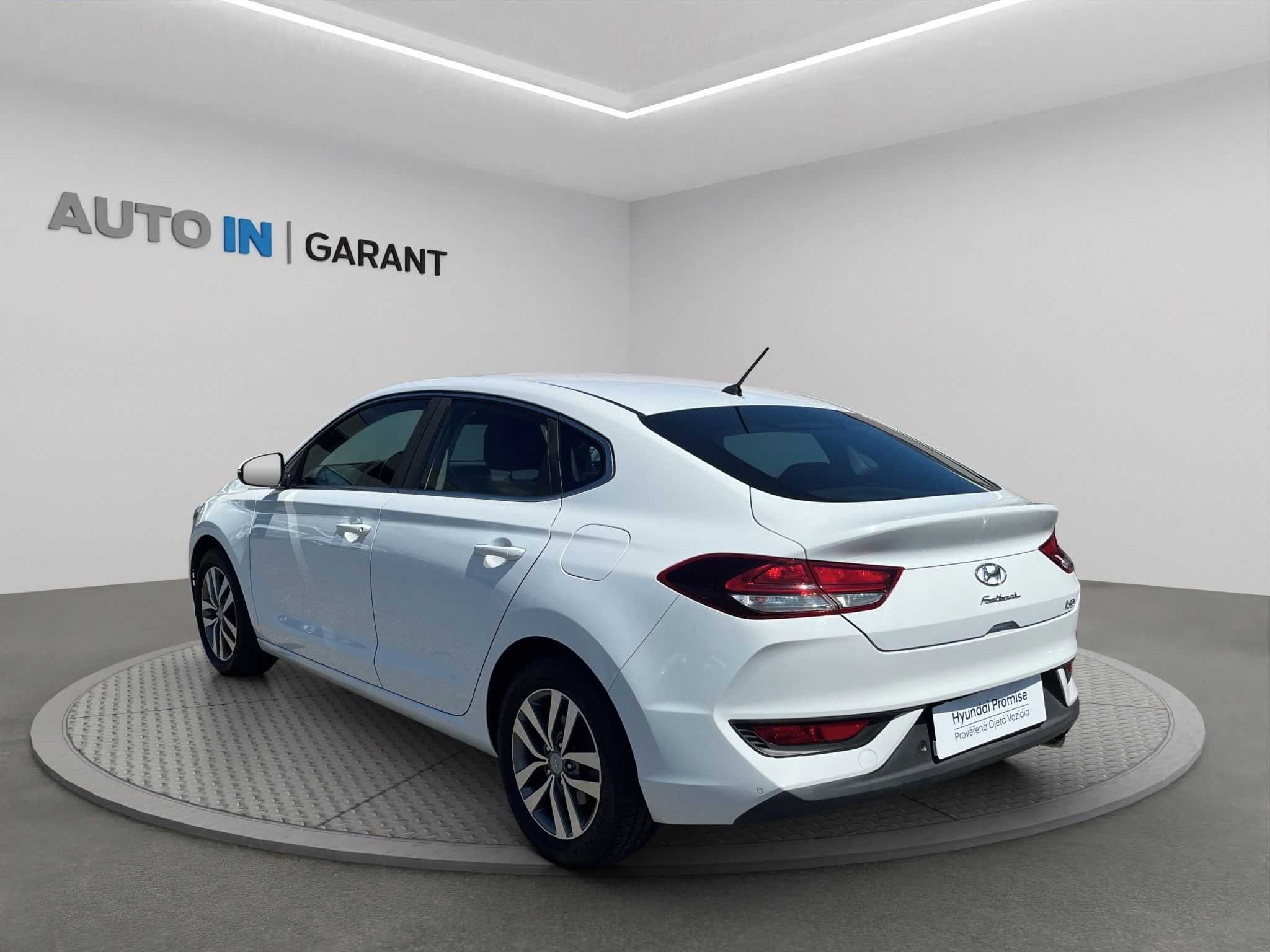 Hyundai i30, TRIKOLOR COMFORT 1.0 T-GDi 88k - fotka 4