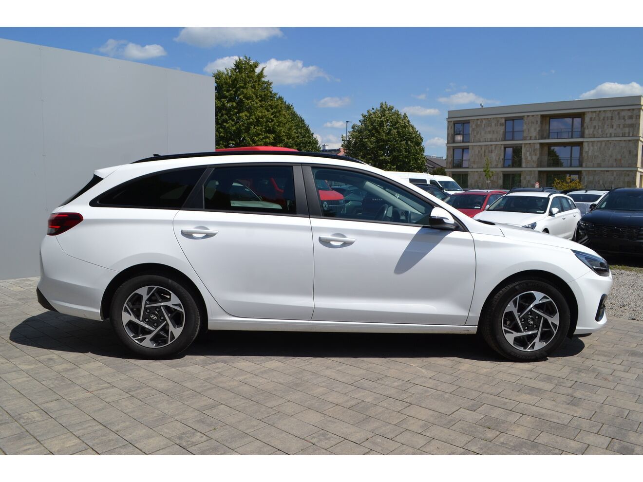 Hyundai i30, WG 1,5I MT FAMILY NAVI - fotka 6