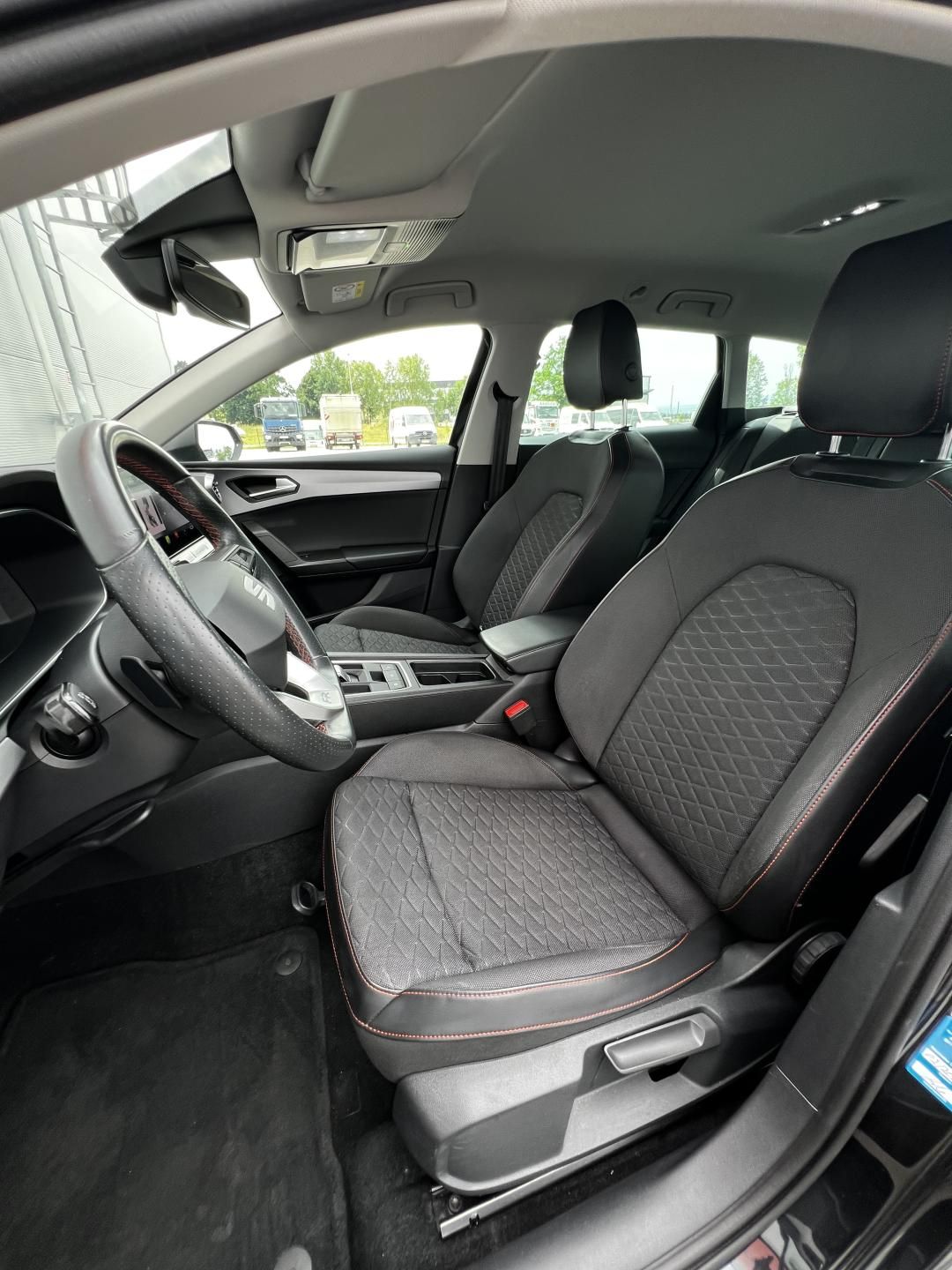 Seat Leon, 2.0TDI 110kW DSG FR-Line DPH - fotka 6