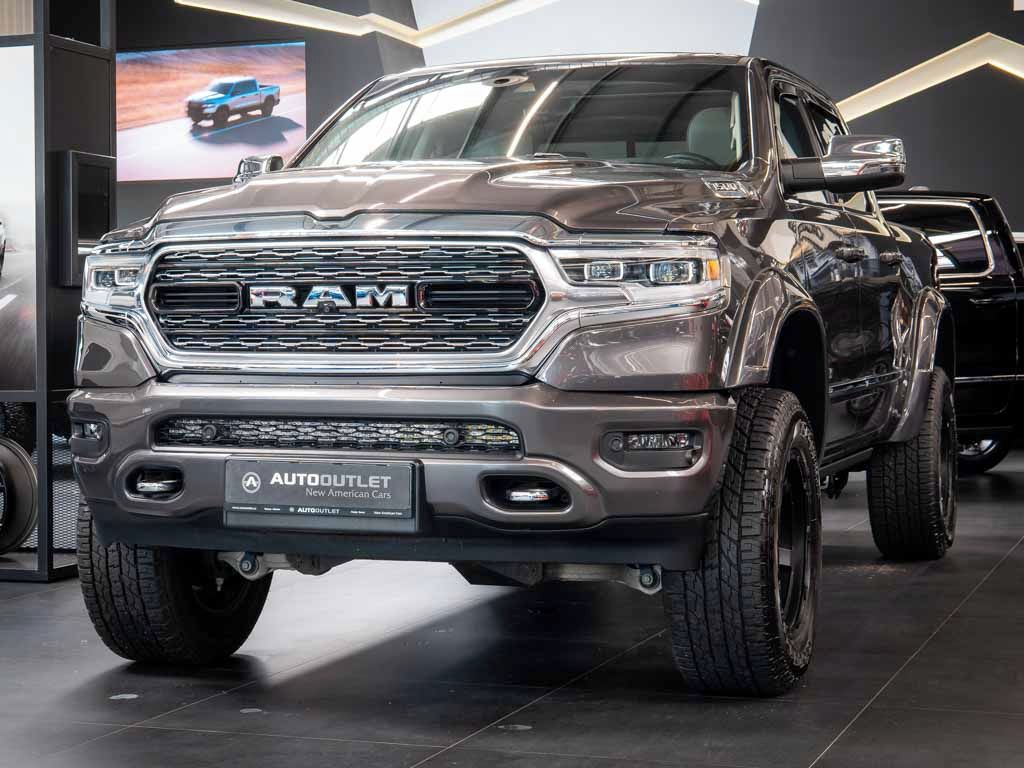 Dodge Ram, 5.7 V8 Limited 6" LIFT