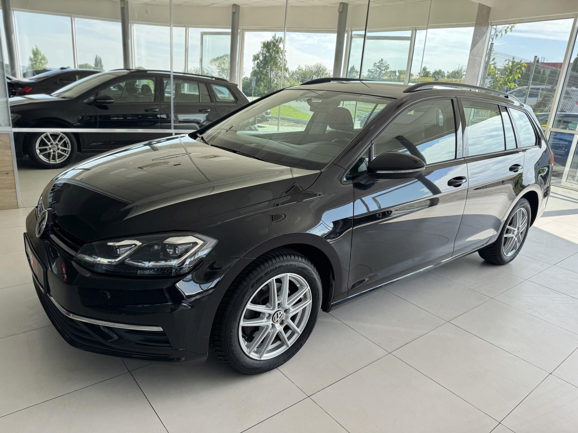 Volkswagen Golf, 1,0TSI DSG*81kW*LED*Masáž - fotka 2