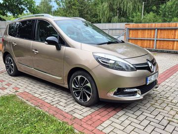 1.5 dCi, 7-míst, plná výbava