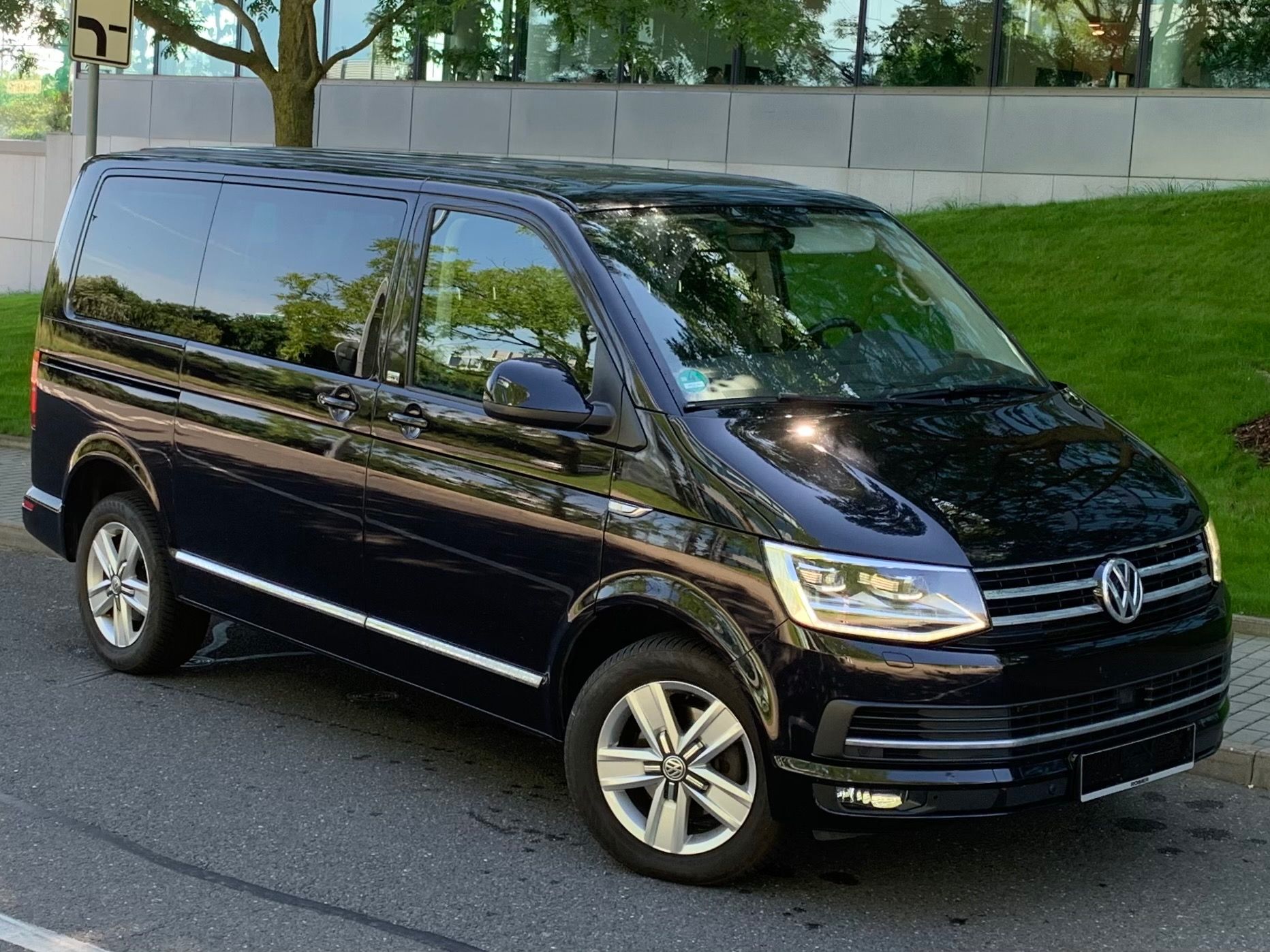 Volkswagen Multivan, 2.0tdi 110kw, GENERATION SIX - fotka 2