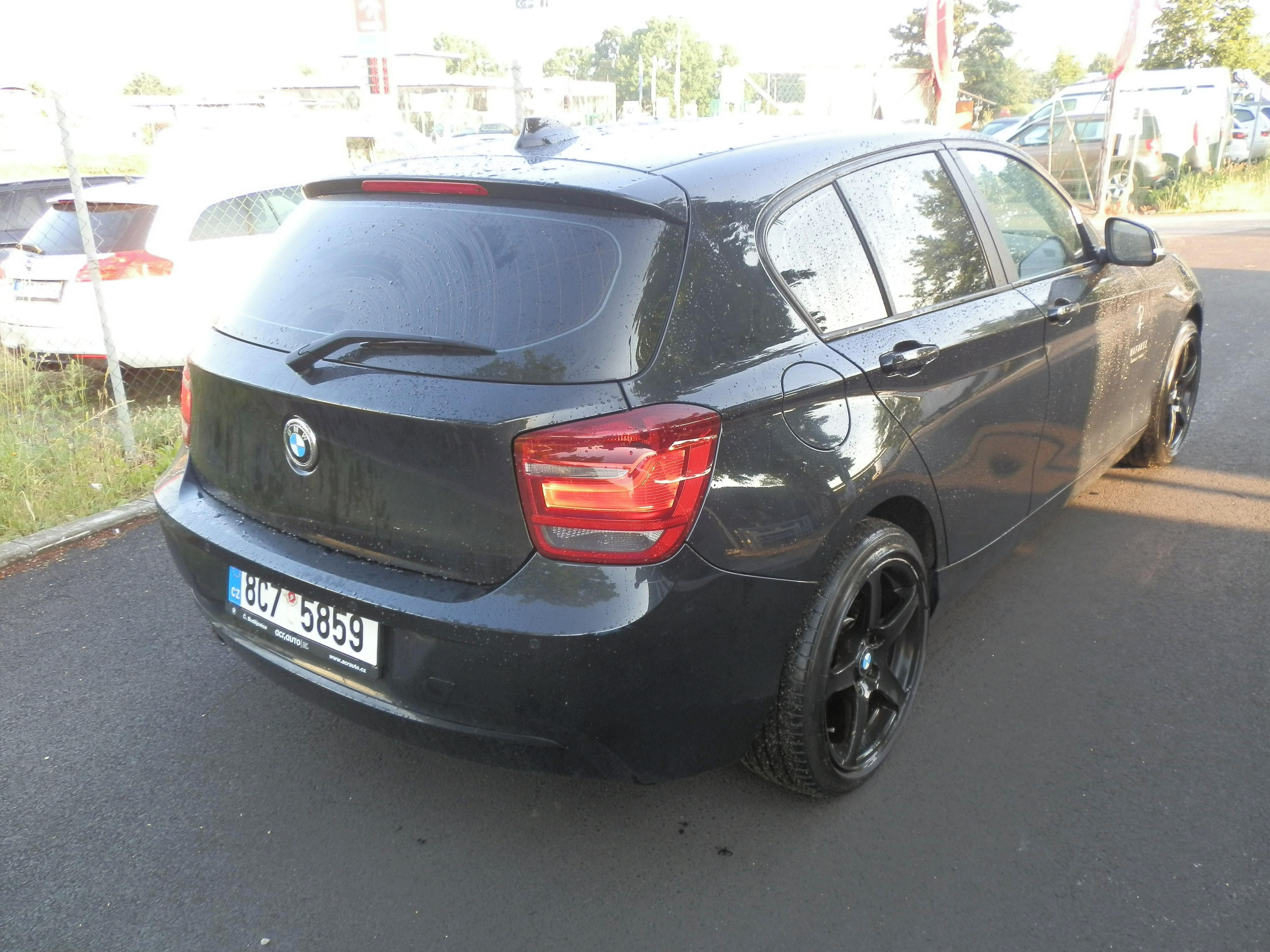 BMW Řada 1, 1,6i - fotka 4