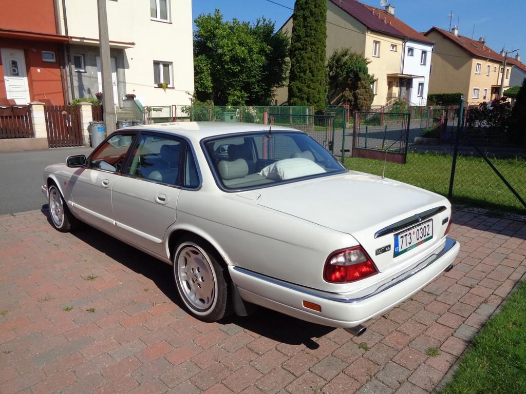 Jaguar XJ6, 3.2 SOVEREIGN 155kW - fotka 3
