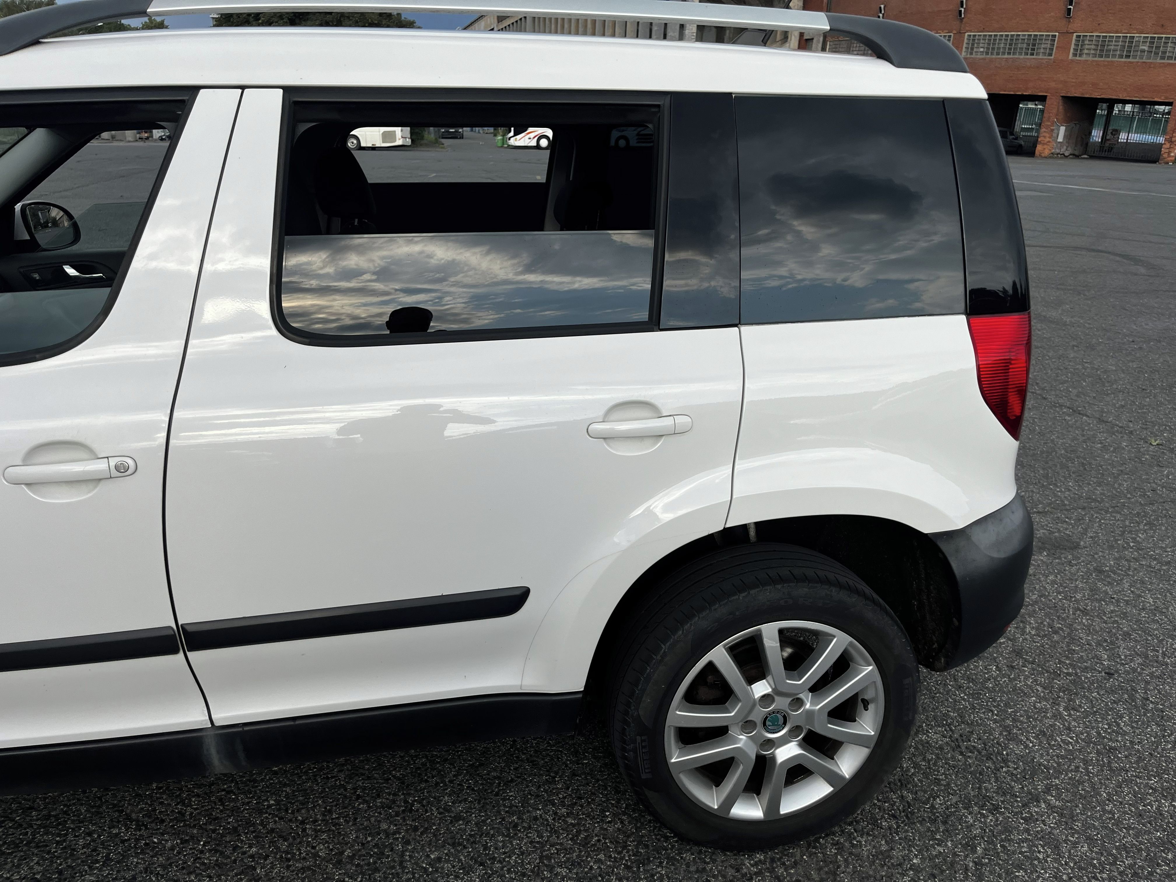 Škoda Yeti, 4x4, 2.0 Tdi, 103 kW, CFHC - fotka 4
