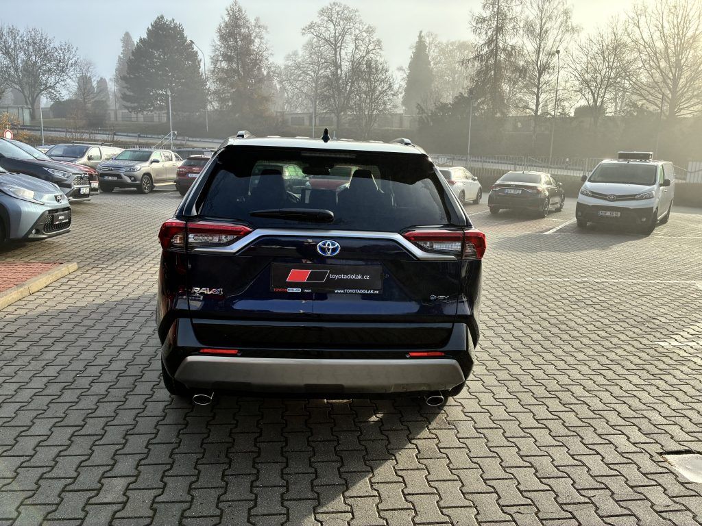 Toyota Rav4, 2.5 Hybrid 4x4 Selection - fotka 4