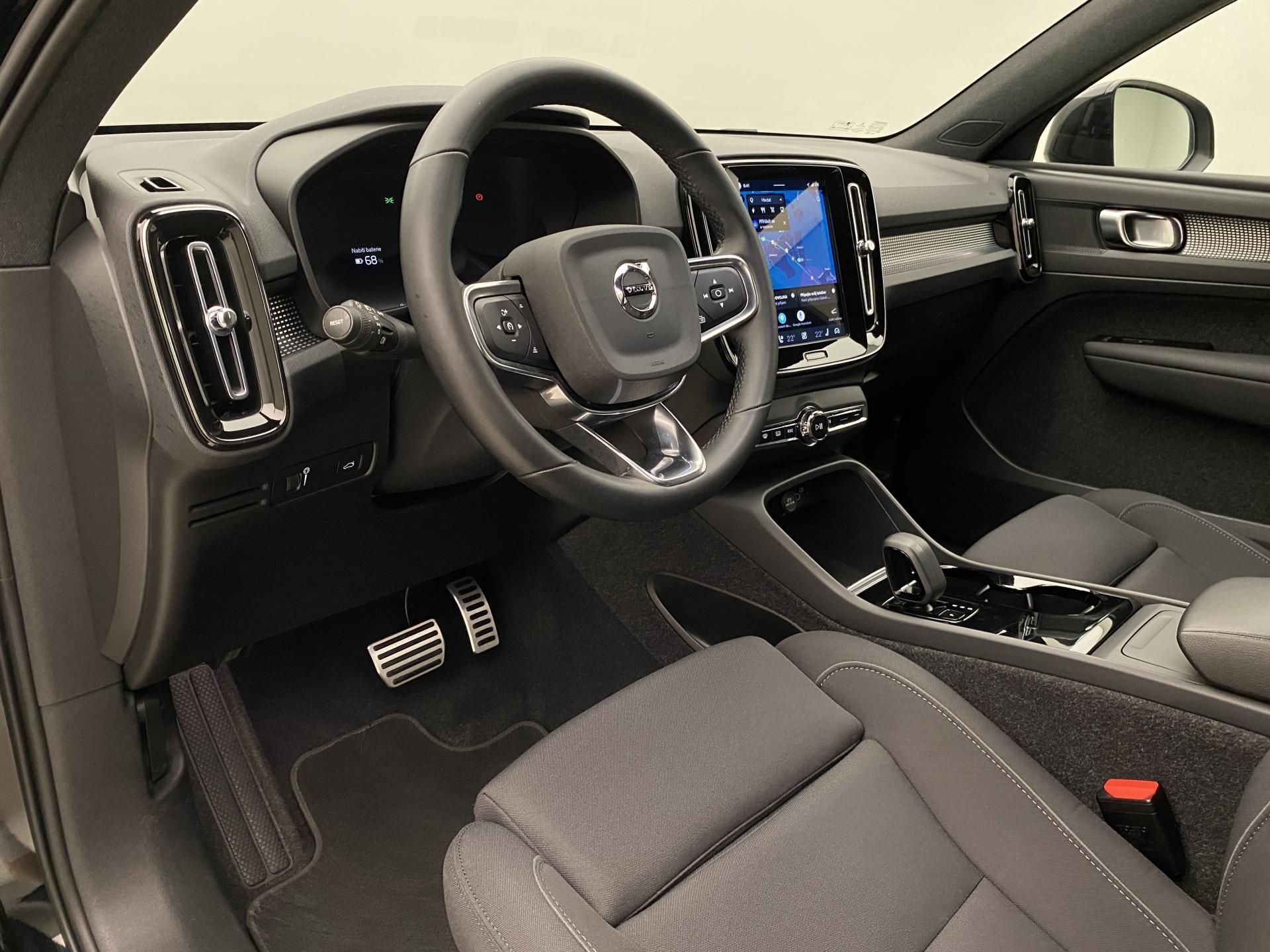 Volvo XC40, PURE ELECTRIC RECHAGRE CORE - fotka 4