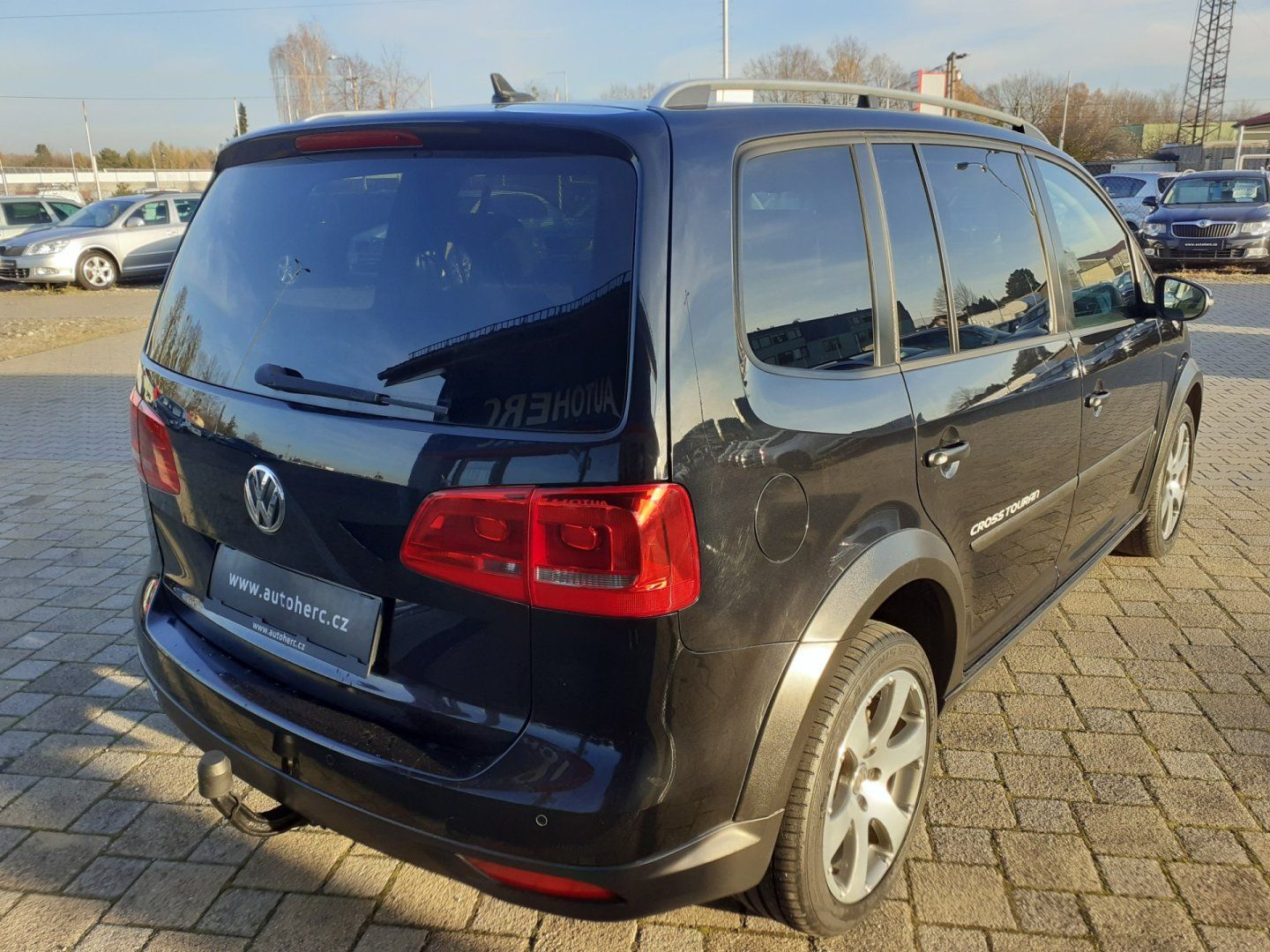 Volkswagen Touran, 2.0 TDi CROSS - fotka 4