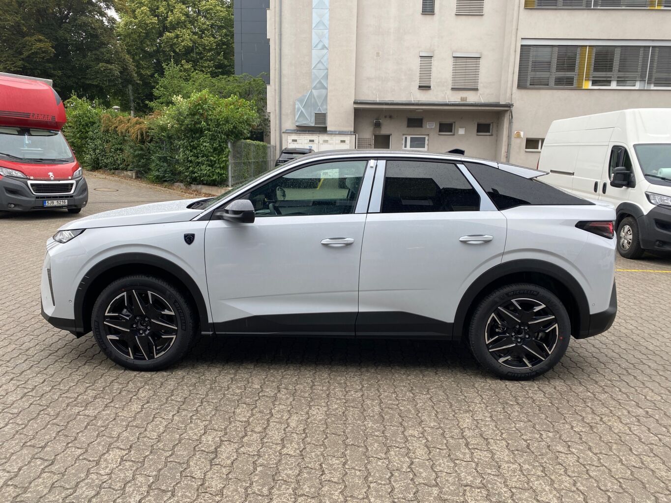 Peugeot 3008, GT Hybrid 145k - CELOROČNÍ PNE - fotka 6