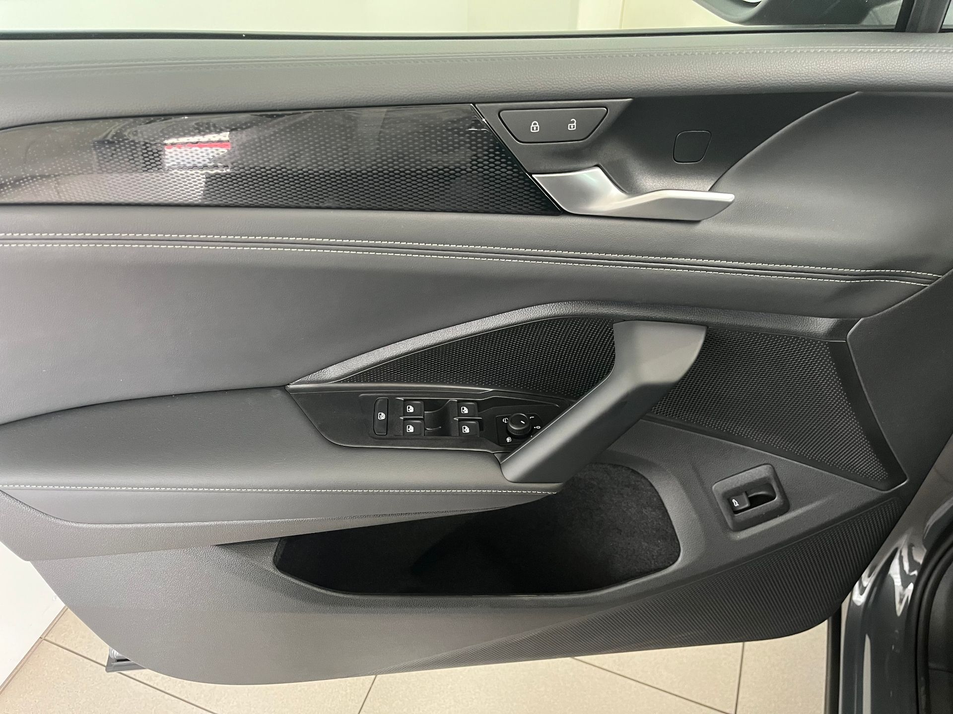 Volkswagen Tiguan, 1.5 eTSI 110 kW 7DSG Life - fotka 6