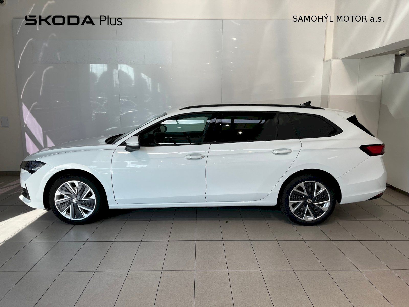 Škoda Superb, Combi 2.0 TDI 110 kW A7F Selec - fotka 3