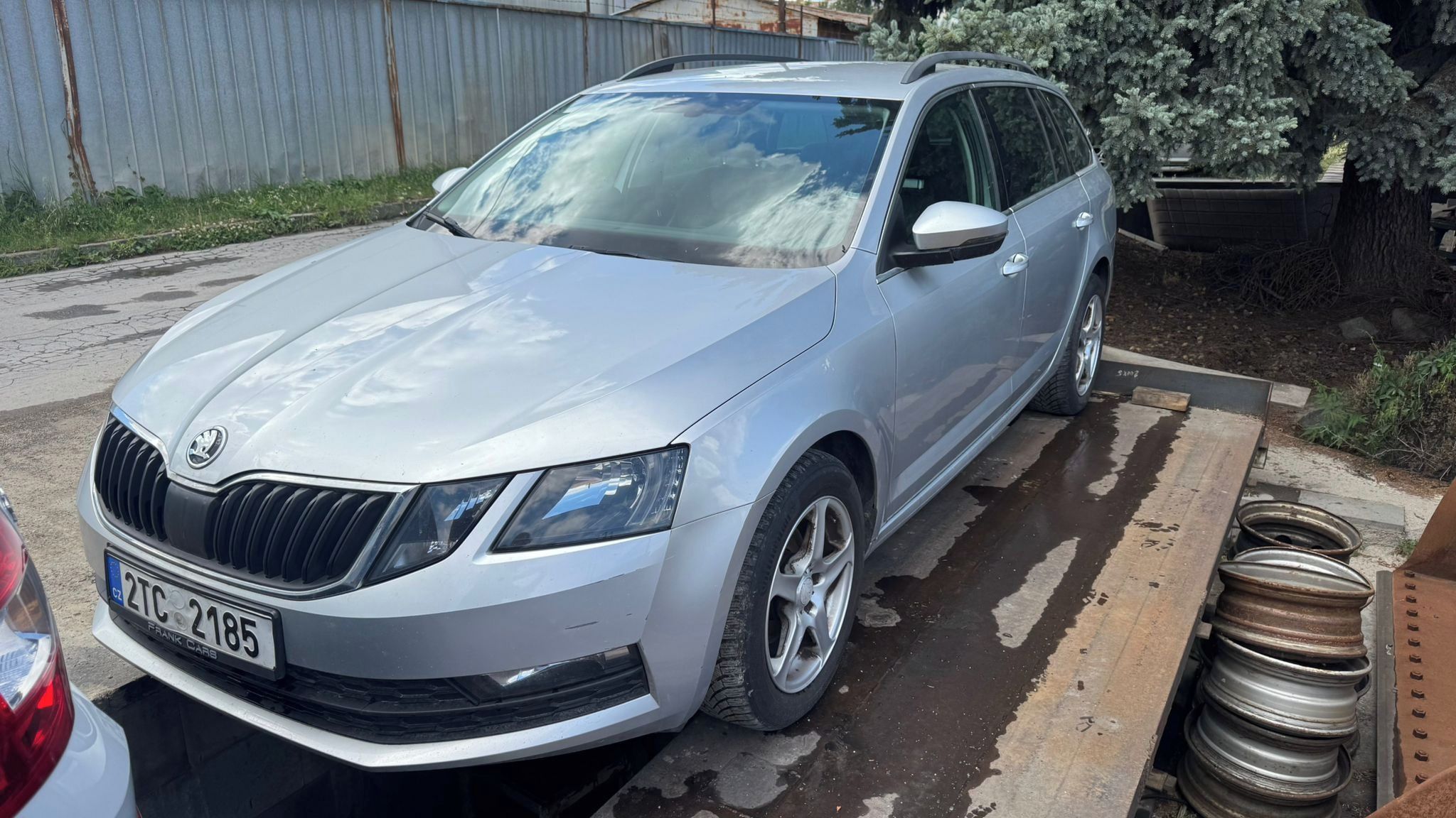 Škoda Octavia, Combi 1.6 TDI 85 kW - fotka 2