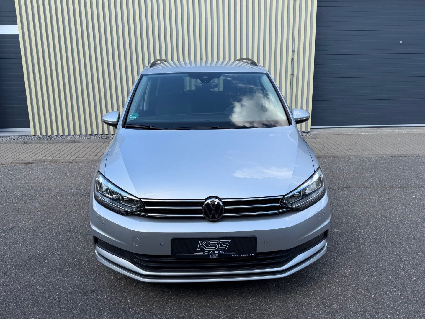 Volkswagen Touran, 2.0TDi 110kW DSG! Tažné! Vyhř. - fotka 3