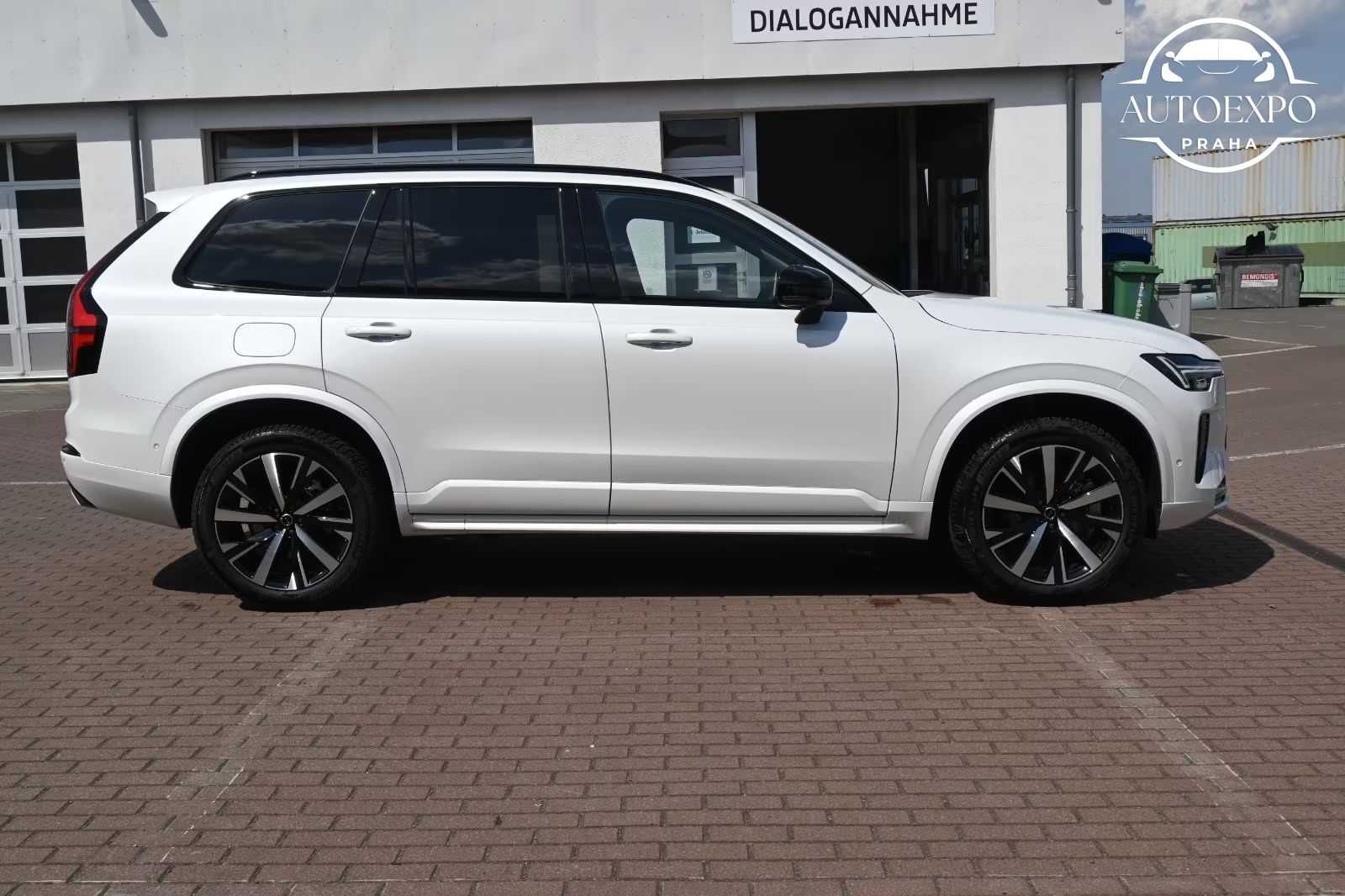 Volvo XC90, T8 RC AWD Plus Dark*360*7míst - fotka 6