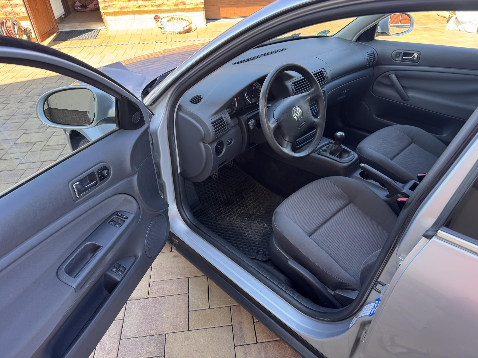 Volkswagen Passat, B5.5 1.9TDI 74Kw Comfort - fotka 6