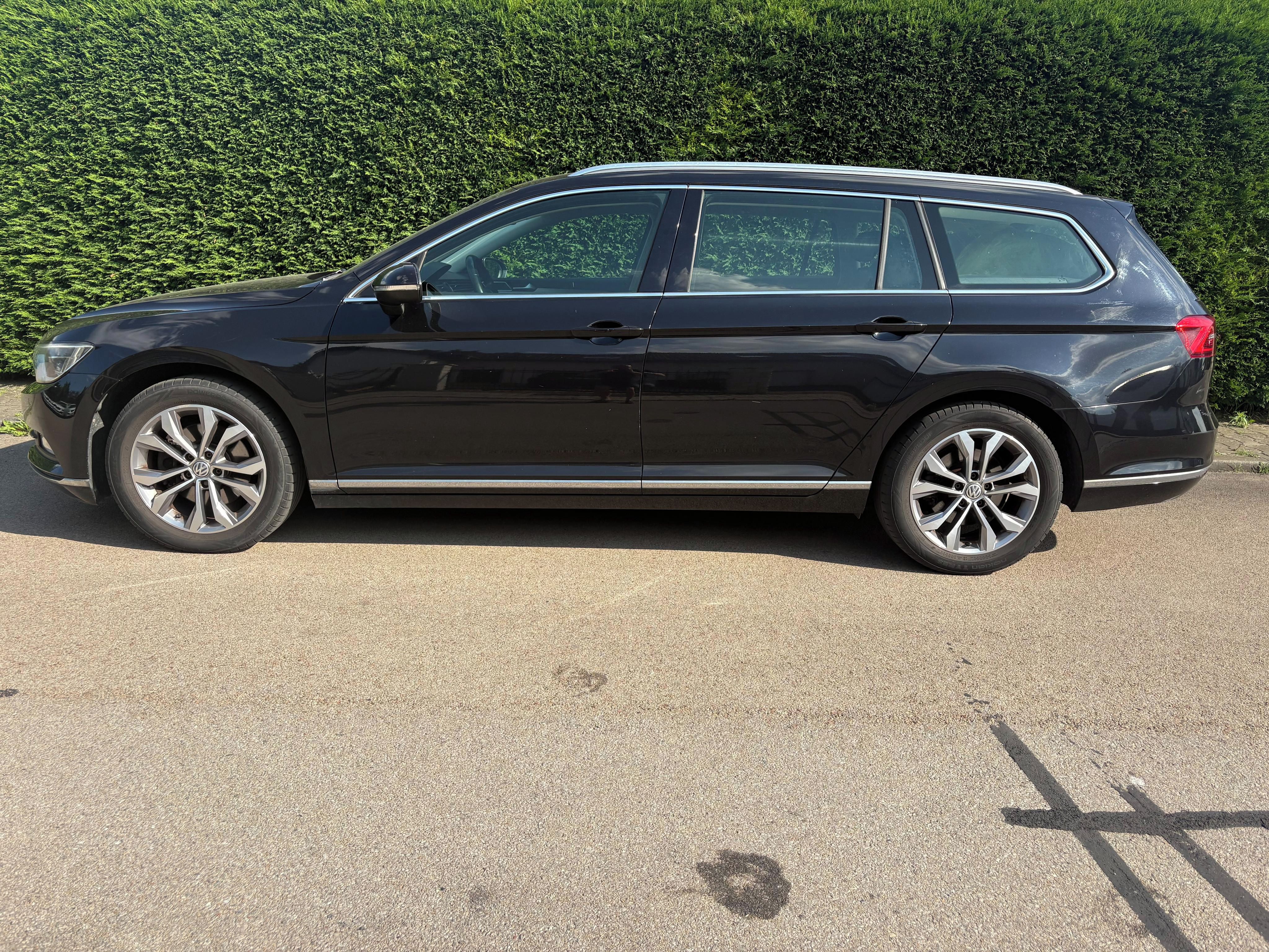 Volkswagen Passat, 2,0 / 110 kW DSG ČR - fotka 2