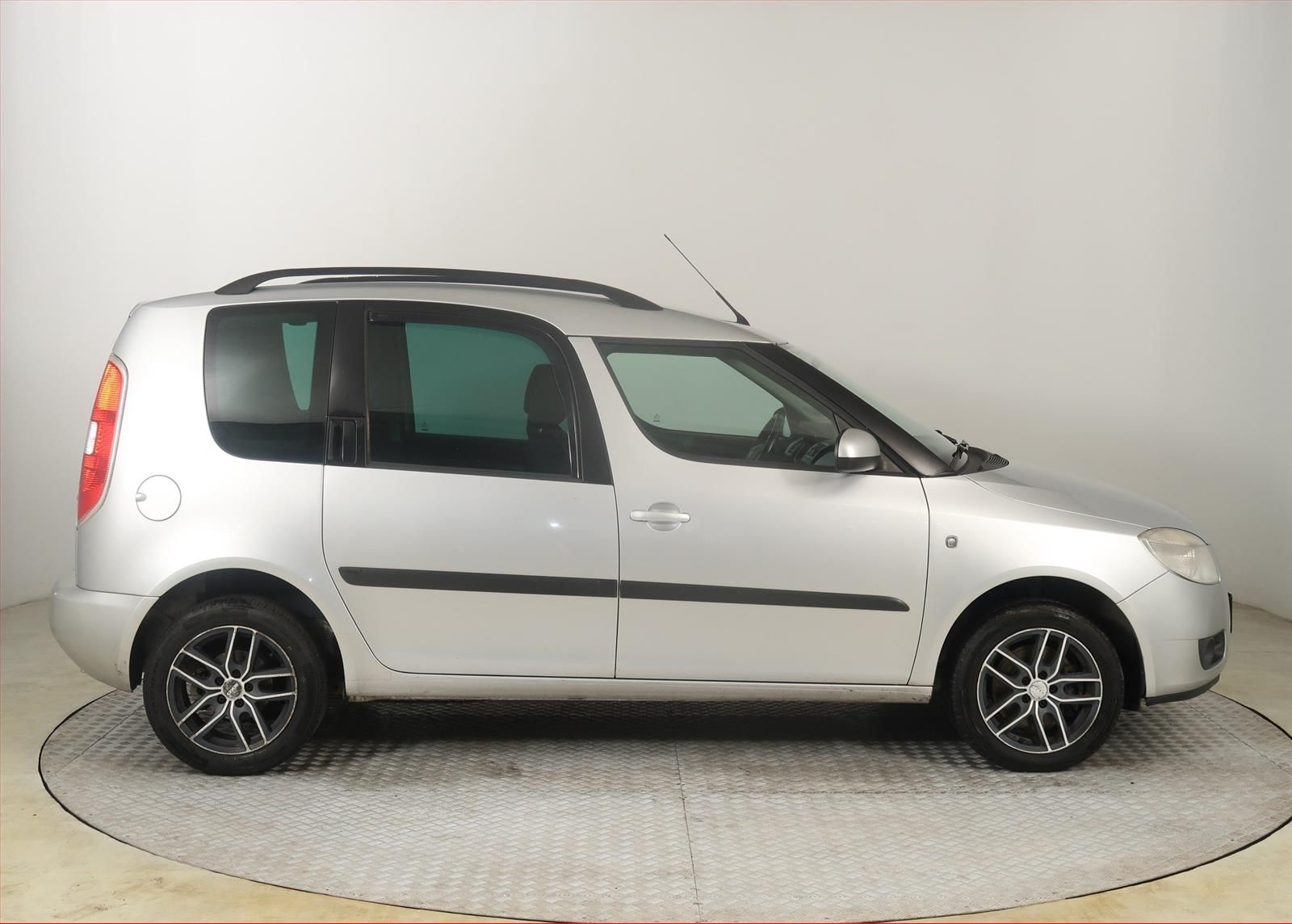 Škoda Roomster, 1.4 TDi, Comfort, po STK - fotka 6