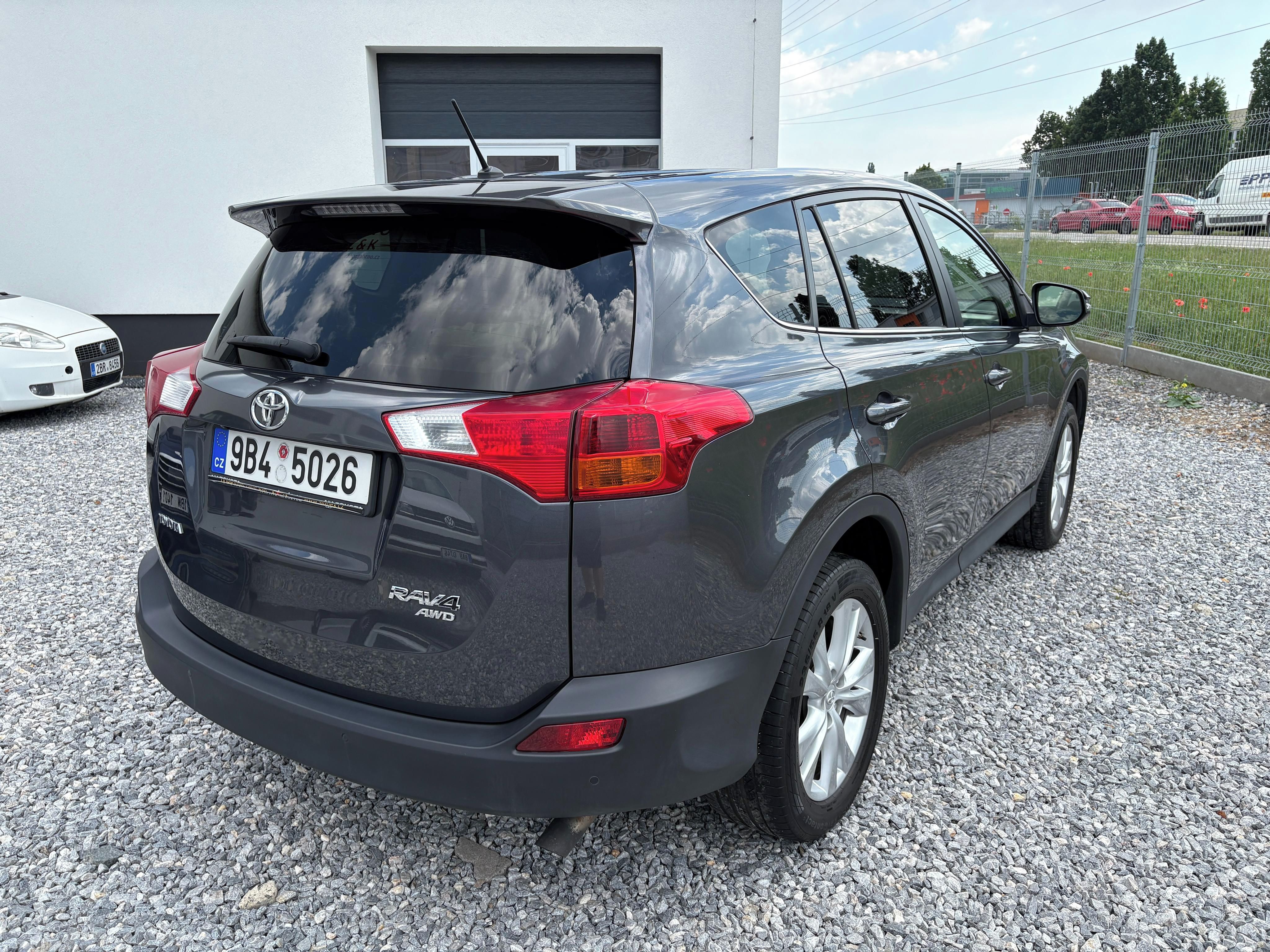 Toyota Rav4, 2.0VVT-i AWD - fotka 5