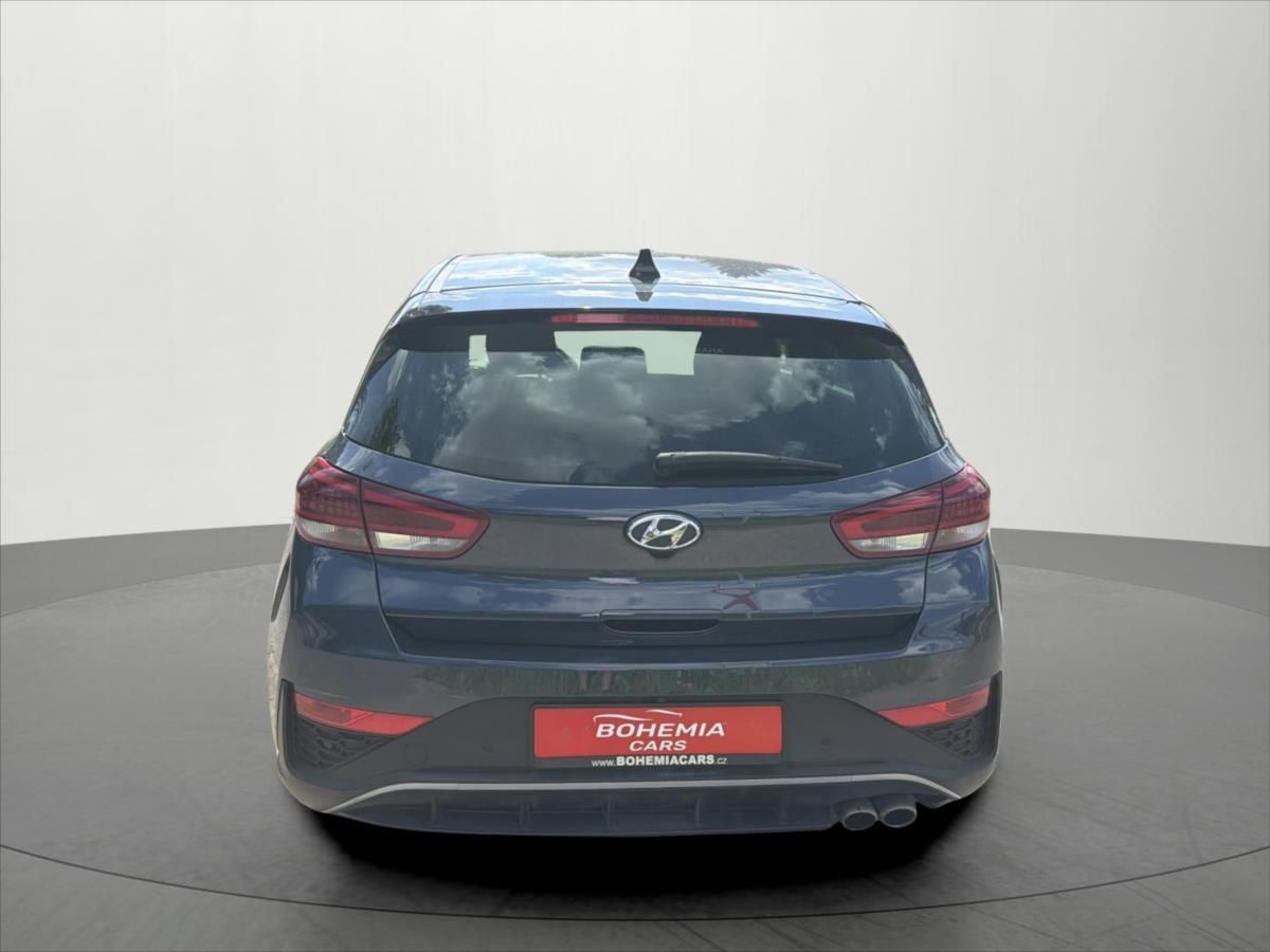 Hyundai i30, 1,5 1.5 T-GDI MildH Family DCT - fotka 6