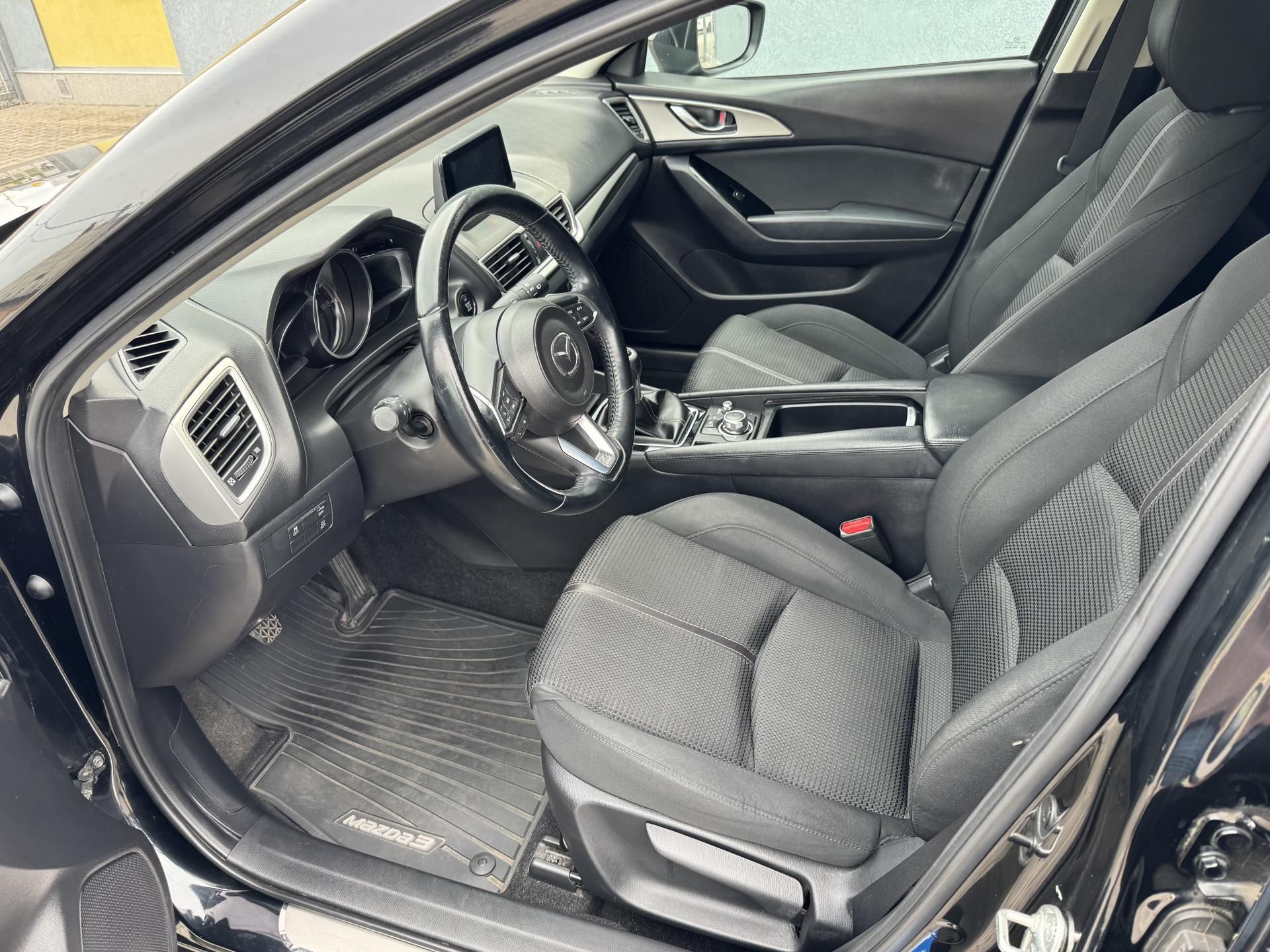 Mazda 3, 2,0 SKYACTIV - fotka 5