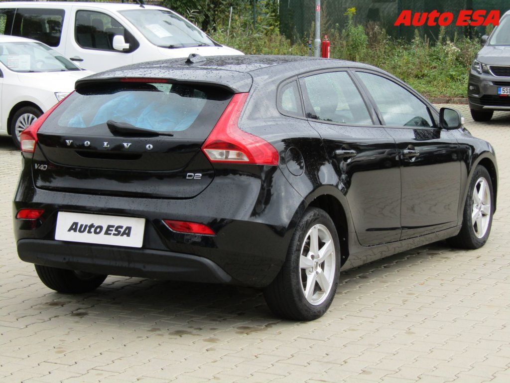 Volvo V40, 2.0D,AC,temp - fotka 4