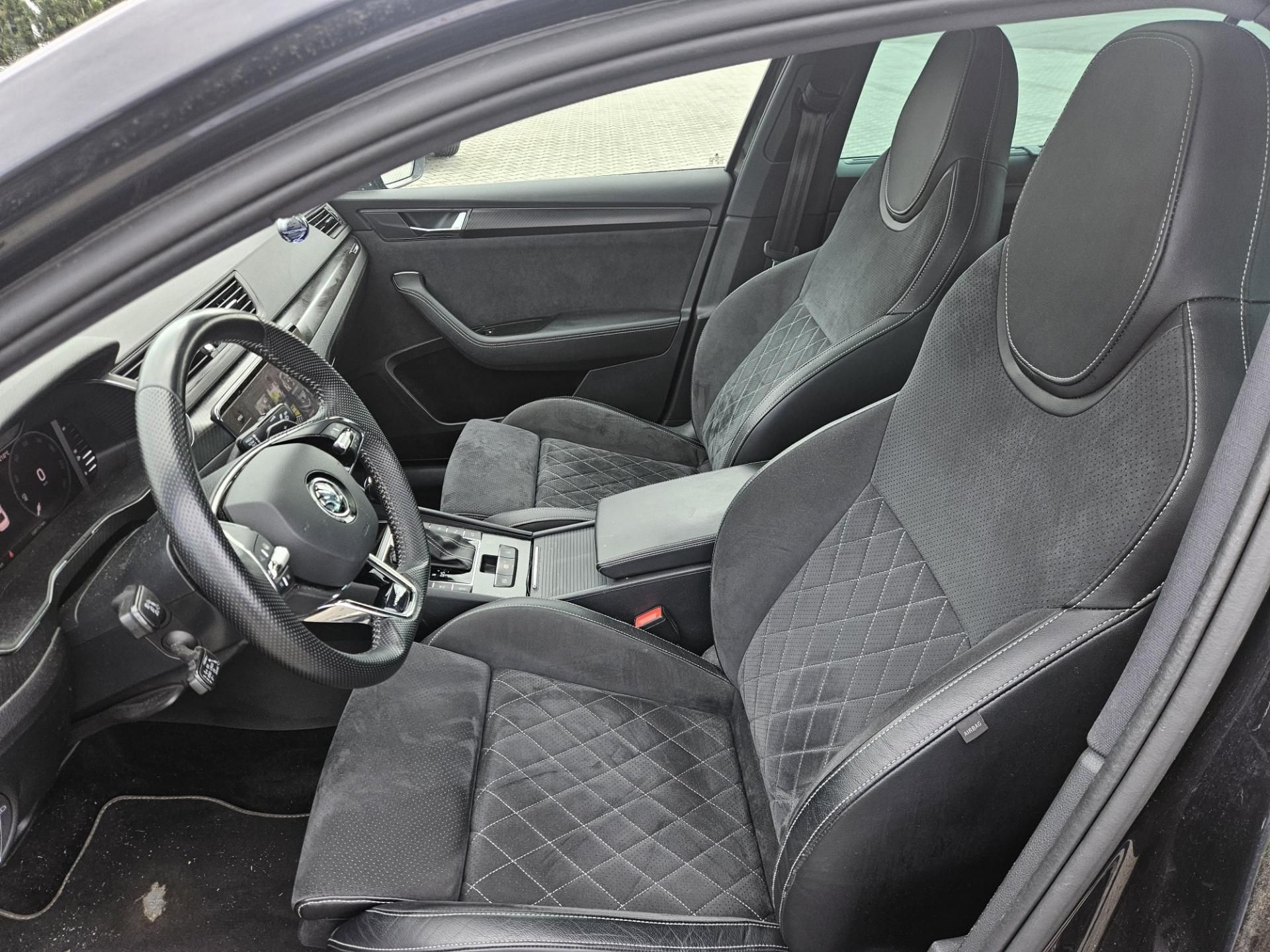 Škoda Superb, 2,0 TDI 147 kW 4x4 SportLine - fotka 6
