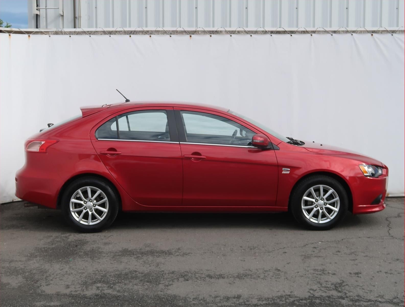 Mitsubishi Lancer, 1.6 MIVEC, ČR,1.maj - fotka 6