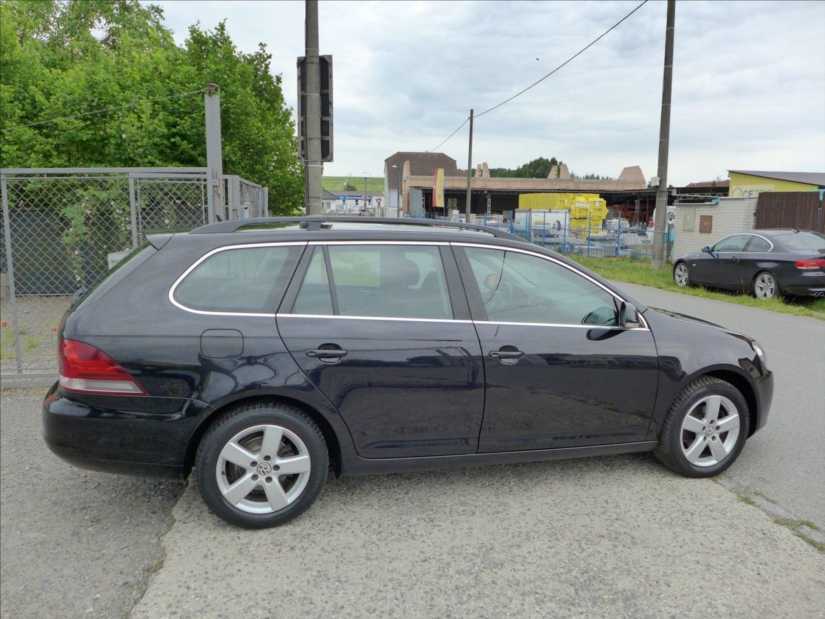 Volkswagen Golf, 1,2 TSI  DIGI AC, PDC, SERVIS - fotka 5
