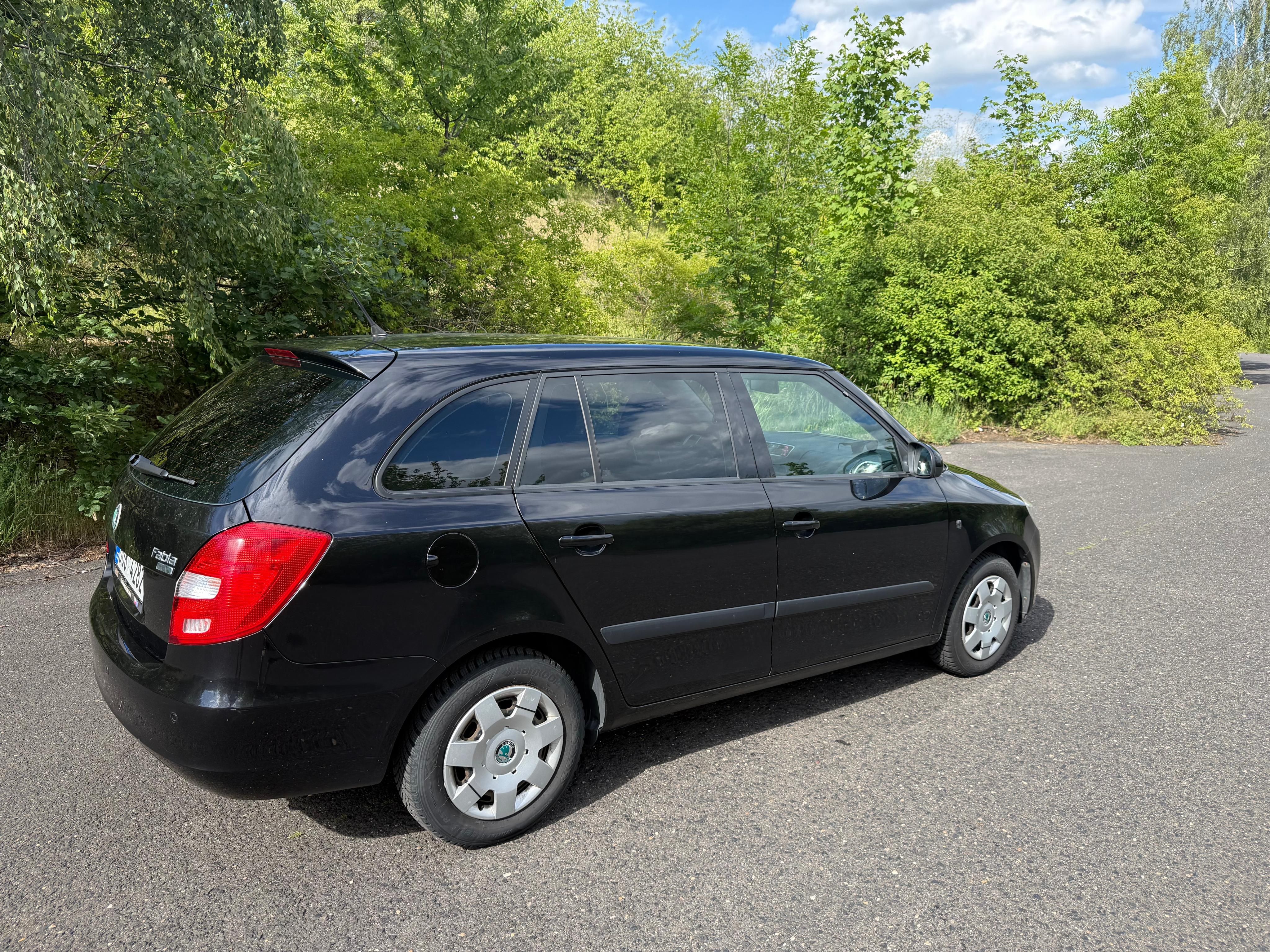 Škoda Fabia, II.1,4 16V, výbava Elegance - fotka 4