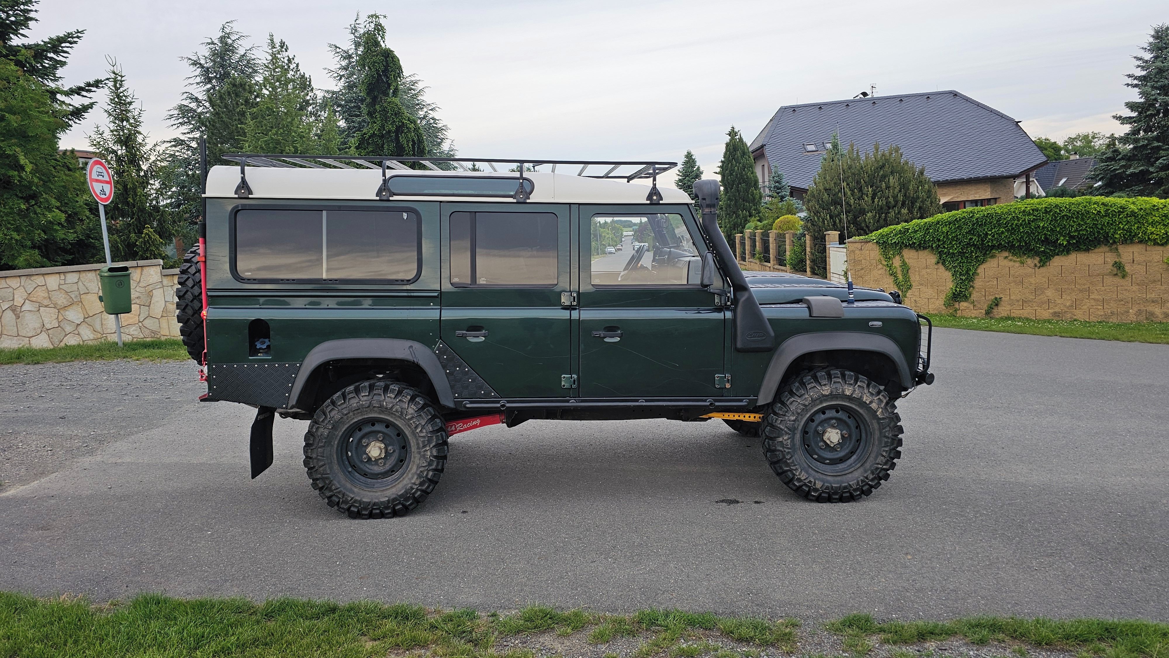 Land Rover Defender - fotka 5