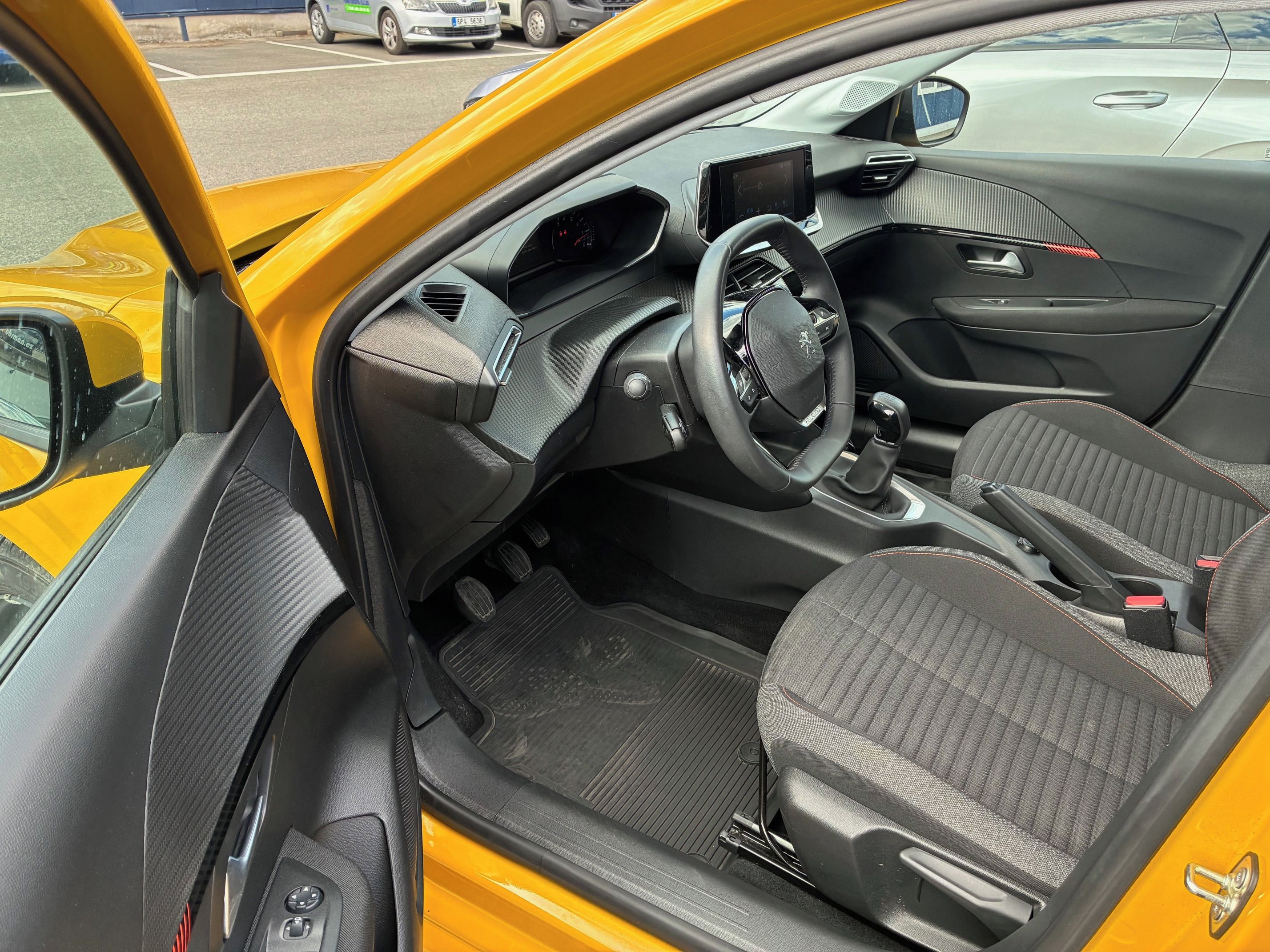 Peugeot 208 - fotka 4