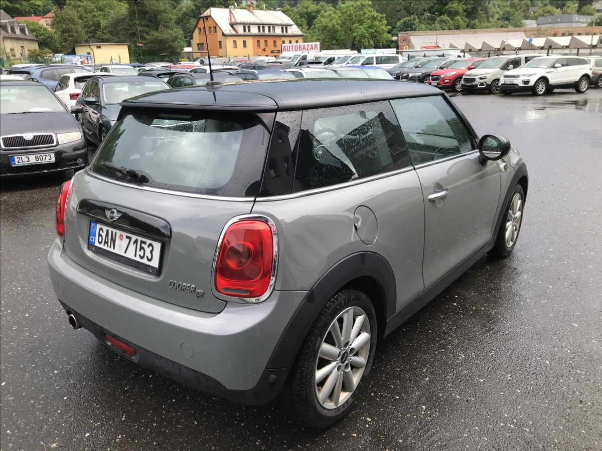 Mini Cooper, 1,5 D 85kW Automat 4x2 - fotka 5