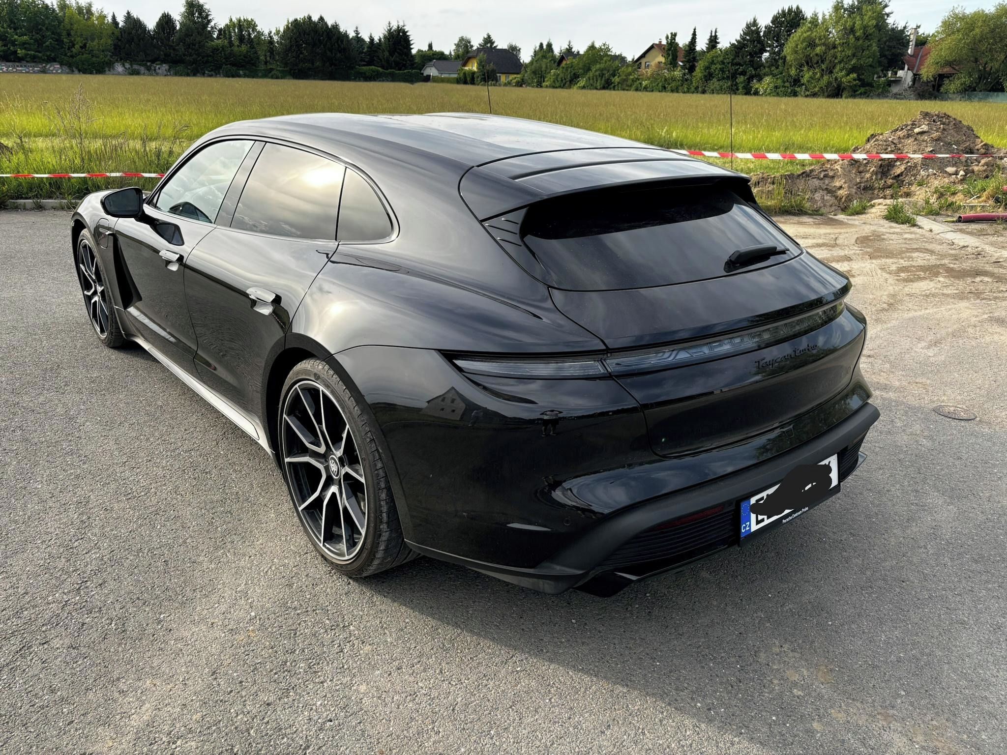 Porsche Taycan, Porsche Taycan Turbo Sport - fotka 2