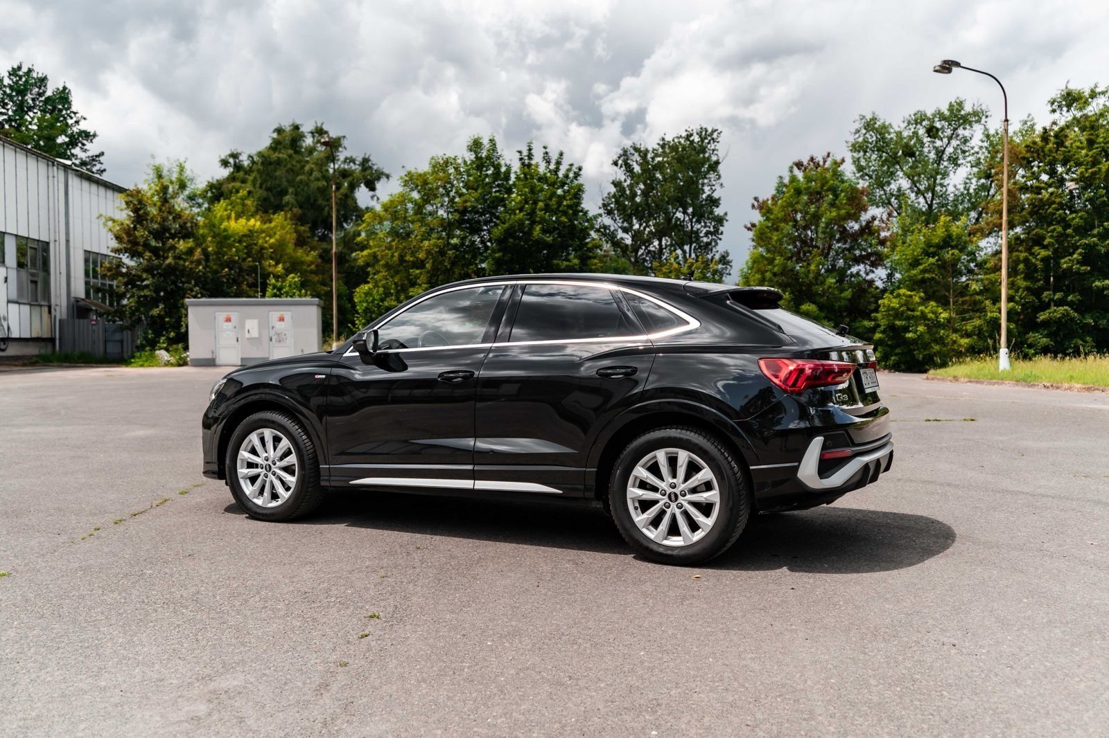 Audi Q3, 2.0 TDI CZ S-Line Sportback - fotka 4