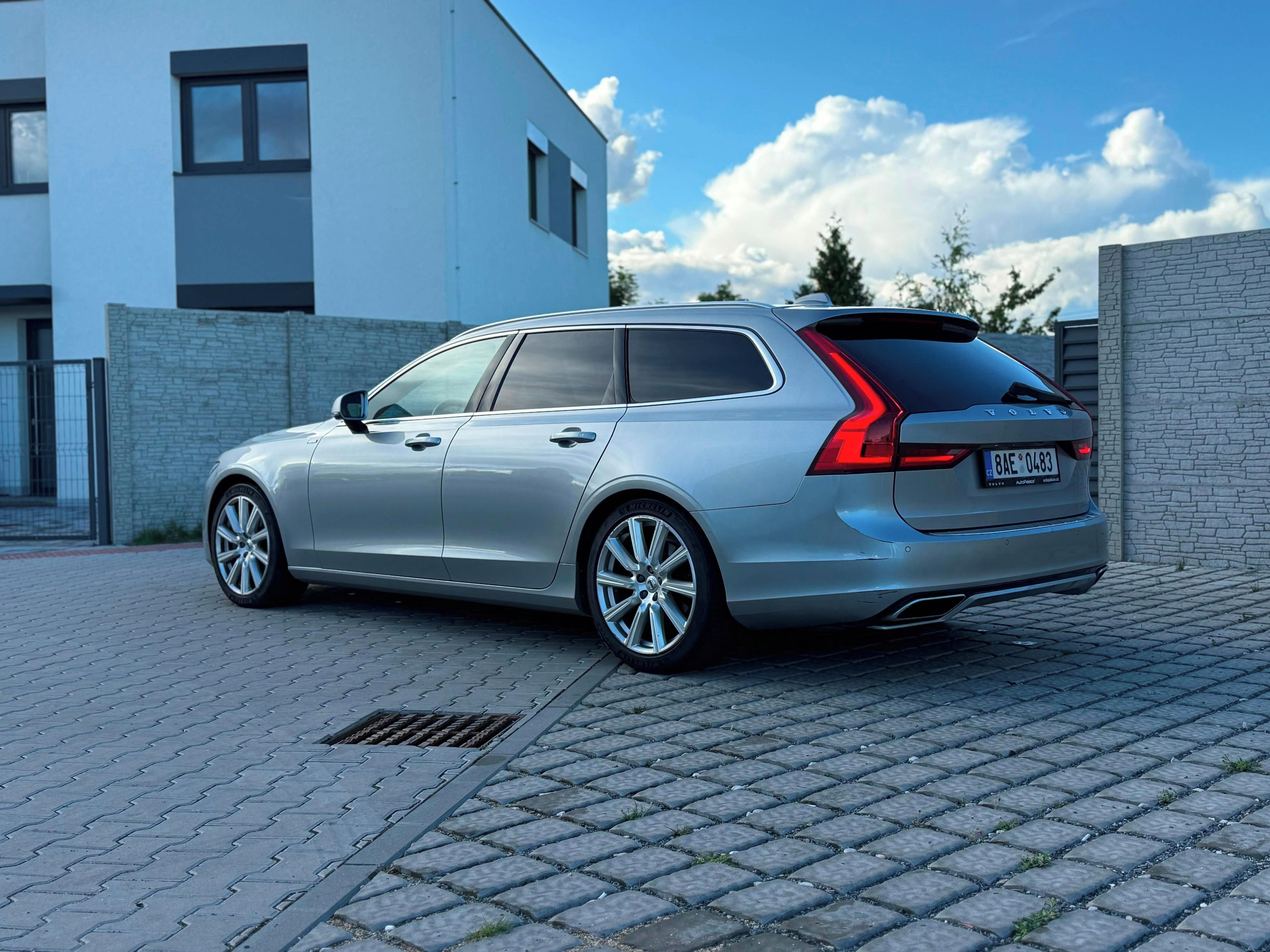 Volvo V90, D5 177kW AWD R-Design Polestar - fotka 6