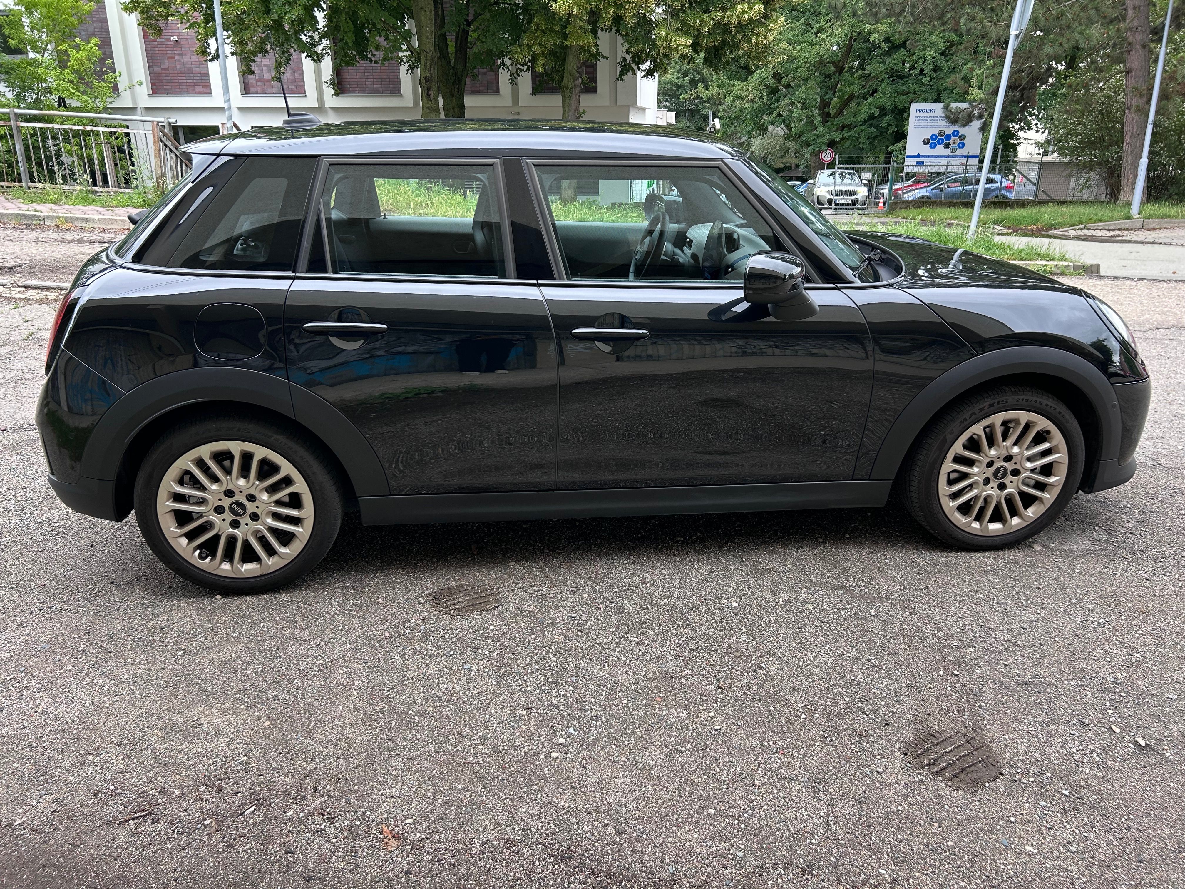 Mini Cooper, MINI C 5-door - fotka 2