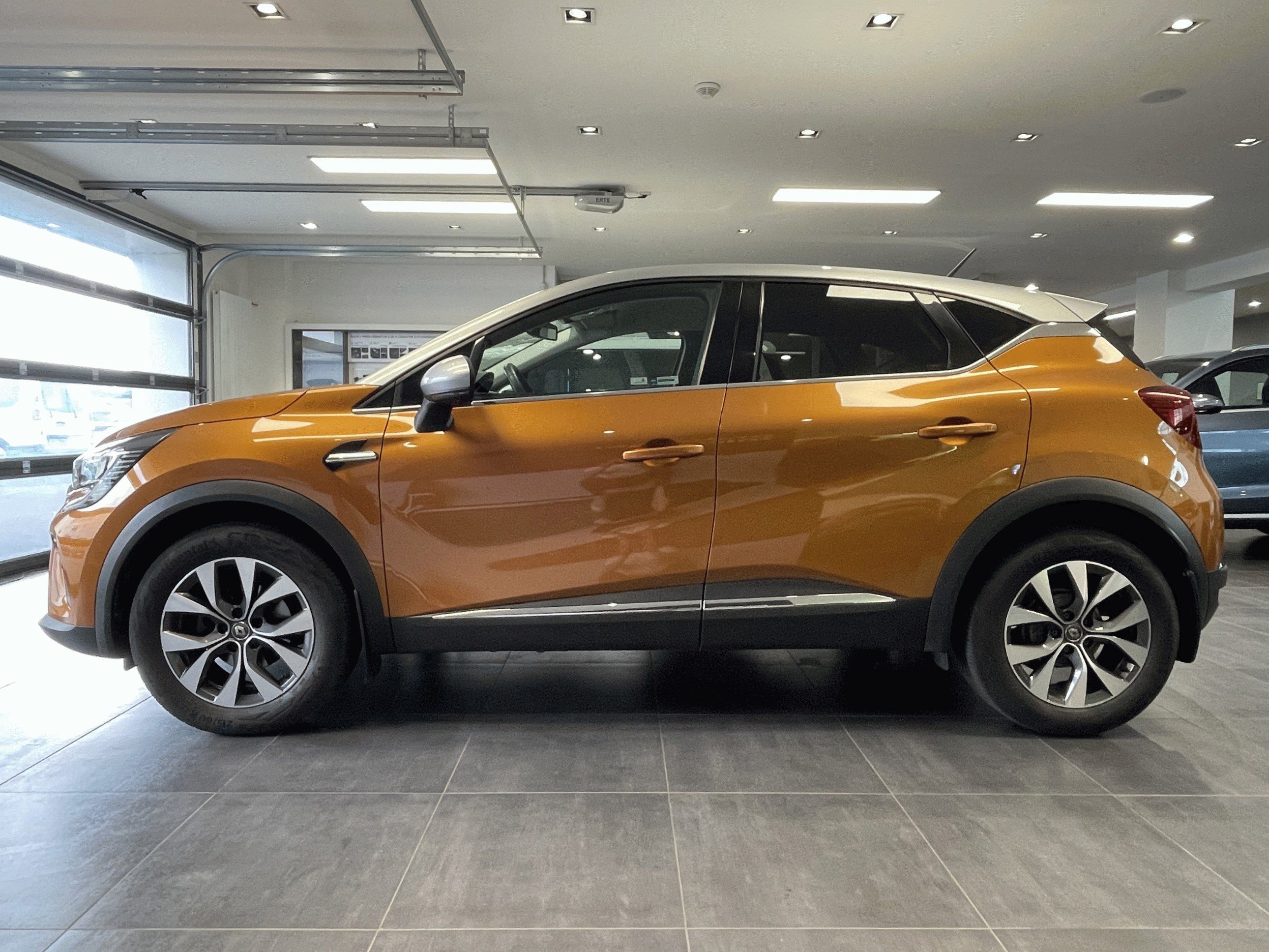 Renault Captur, INTENS 1,3TCe 130k EDC - fotka 2
