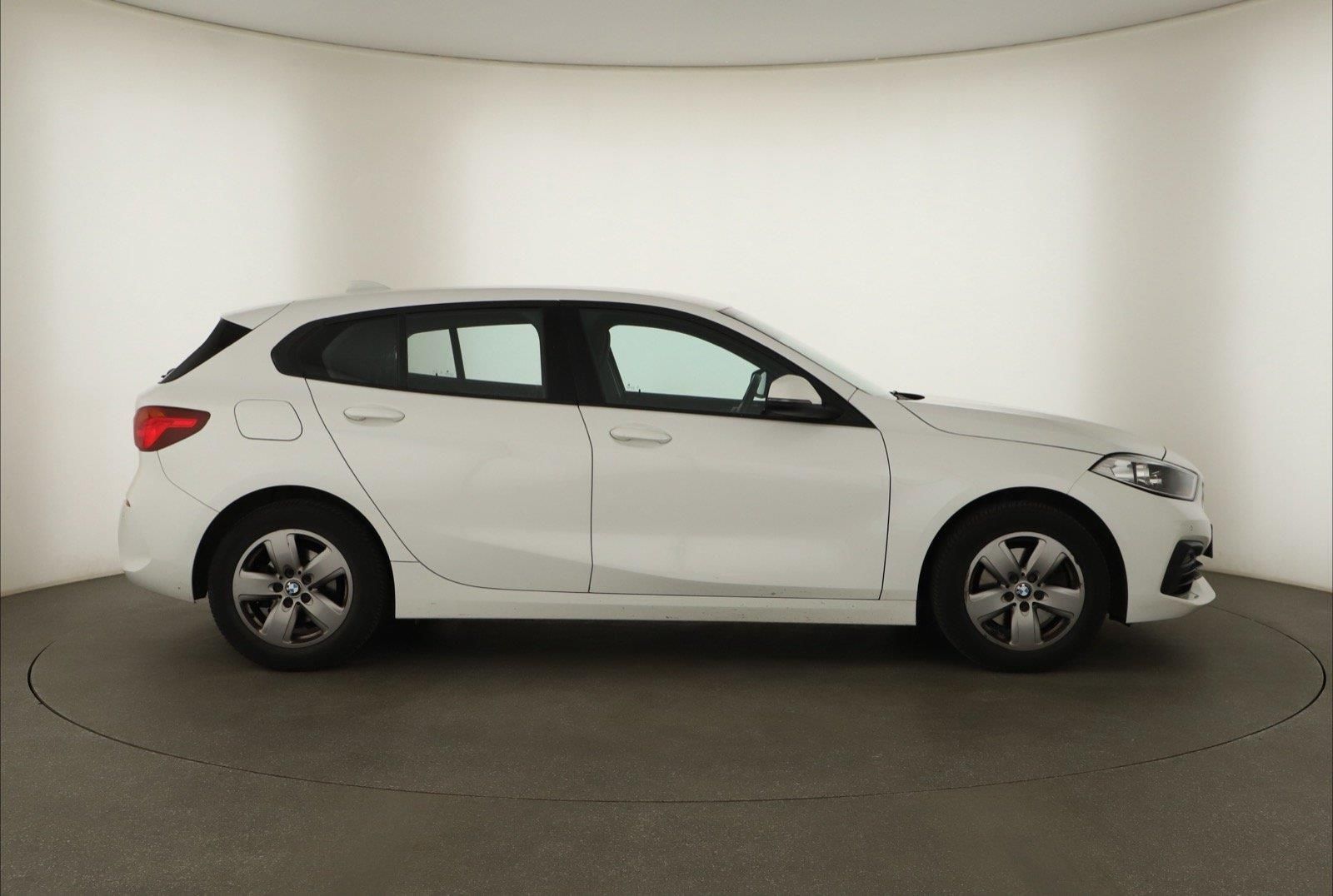 BMW Řada 1, 118i, ČR,1.maj, Serv.kniha - fotka 6