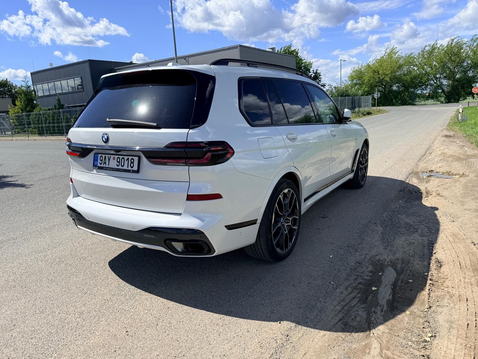 BMW X7, XDRIVE 40D M-paket Tažné 1maj - fotka 5
