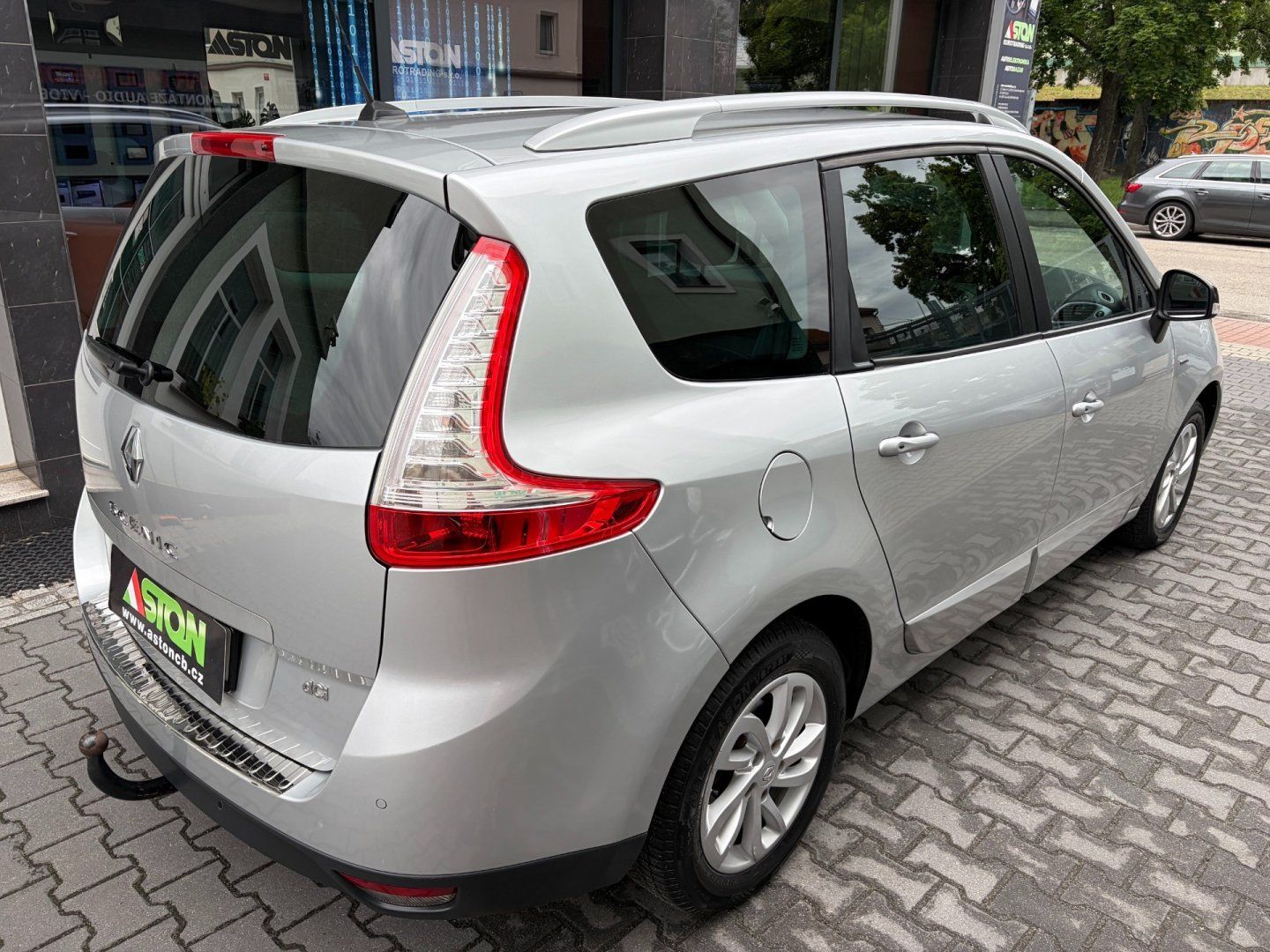 Renault Grand Scénic, 1,5 Dci 81kW, seviska, navi - fotka 6