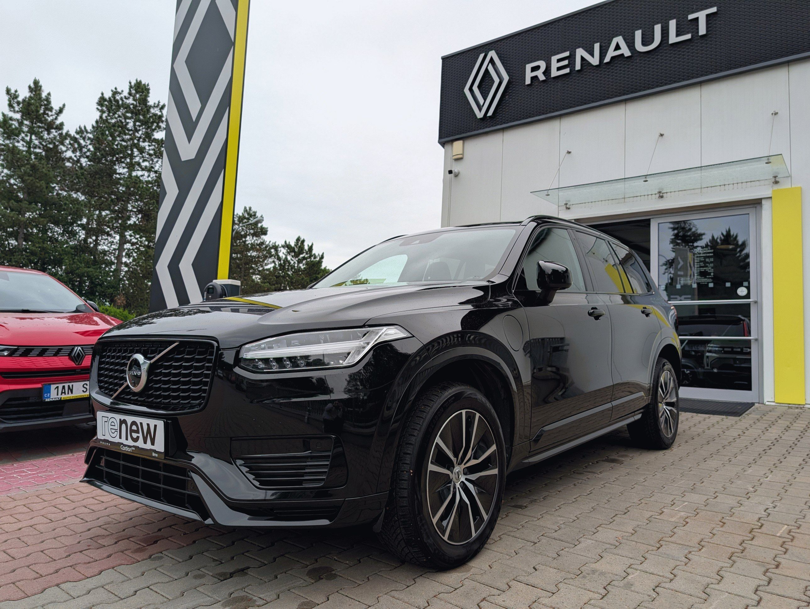 Volvo XC90, T8 Recharge 7 míst DPH