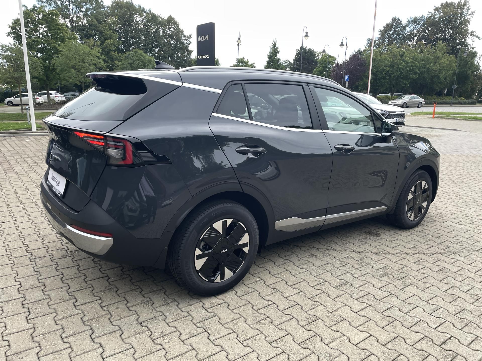 Kia Sportage, 1,6T-GDi 7DCT EXCLUSIVE PLUS - fotka 3