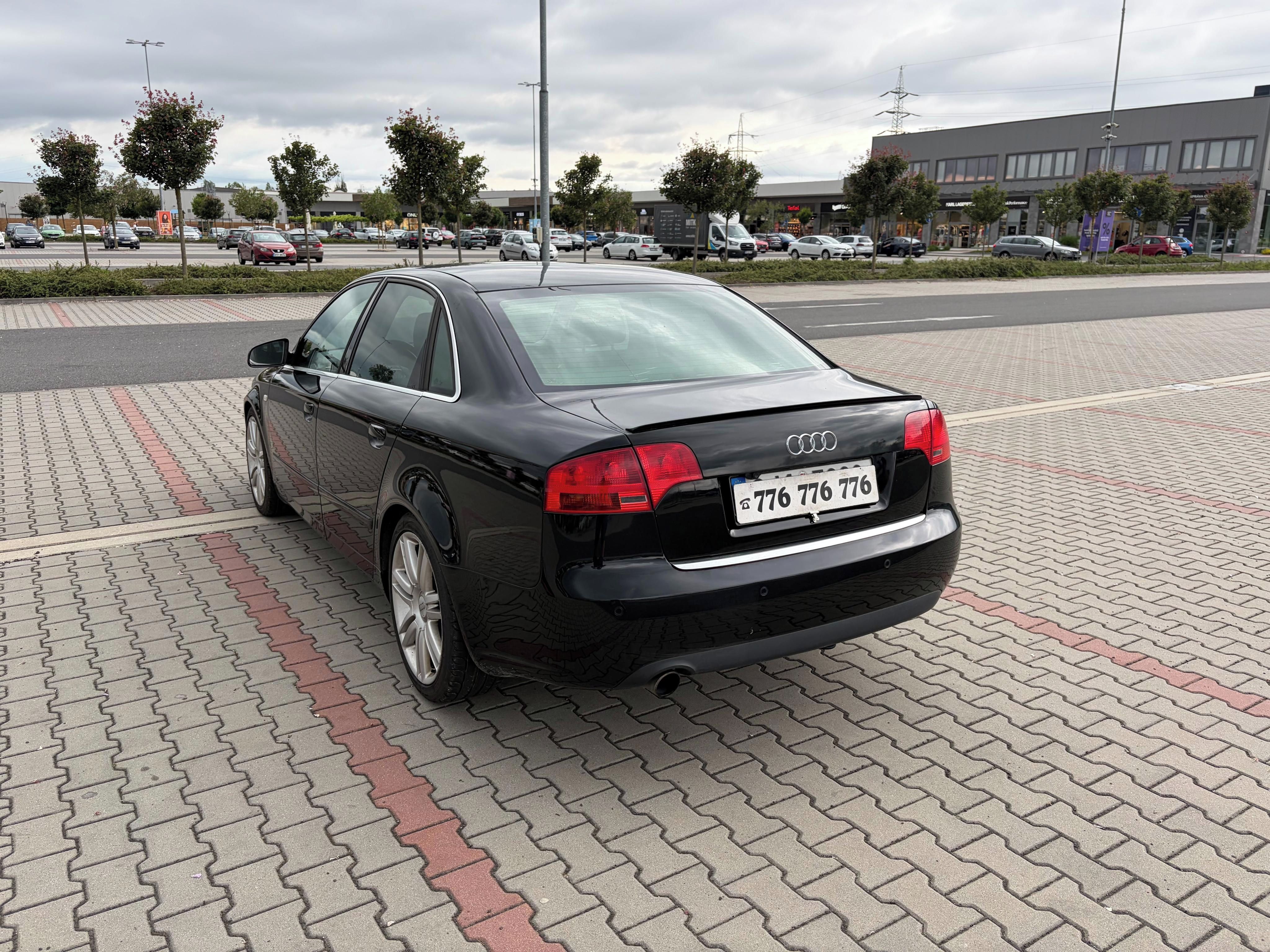Audi A4, 1.6i 75kw klima - fotka 5
