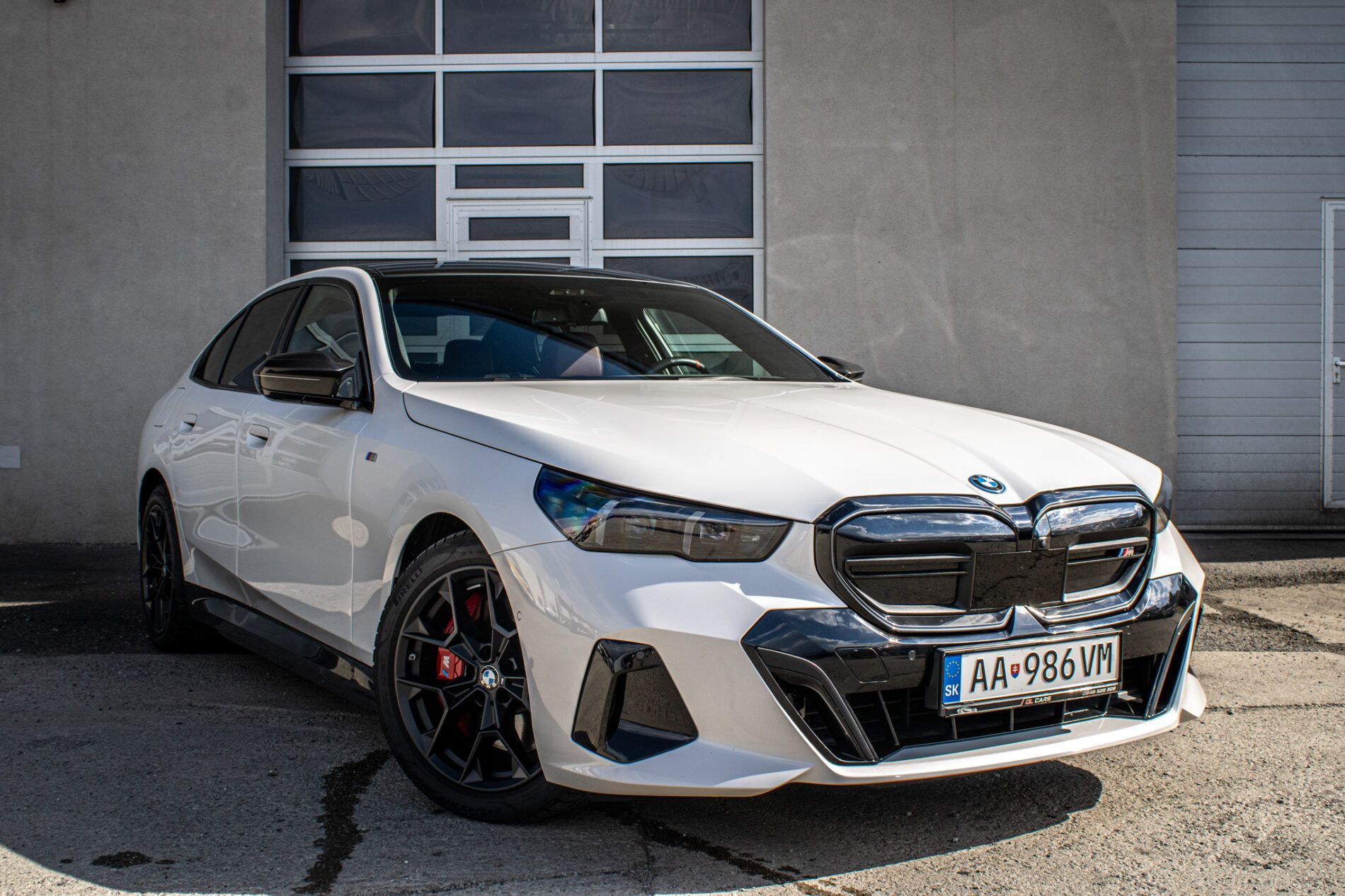 BMW i5 - fotka 3