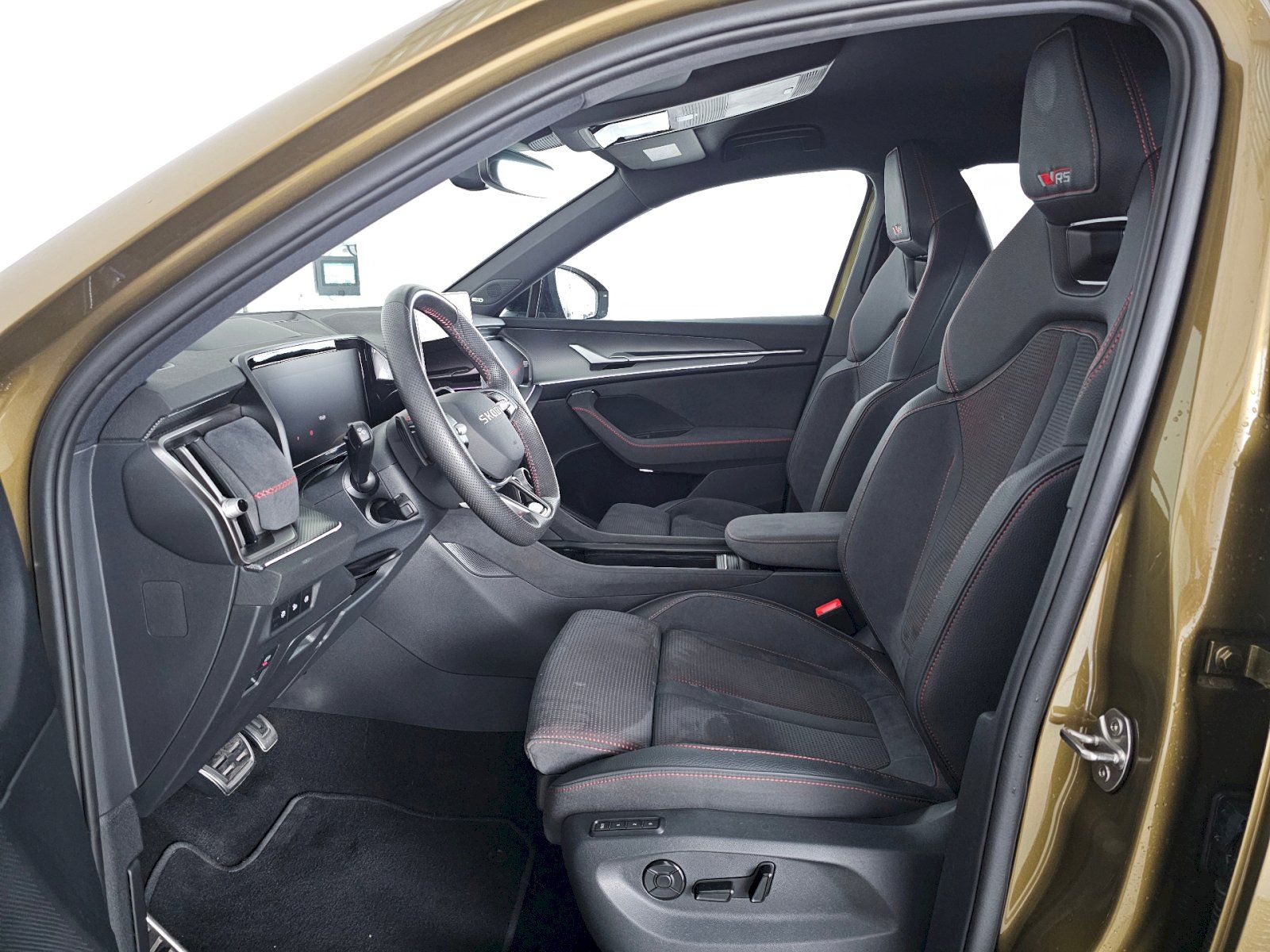 Škoda Kodiaq, RS 2.0TSi 195kW 4x4 7S WEBASTO - fotka 6
