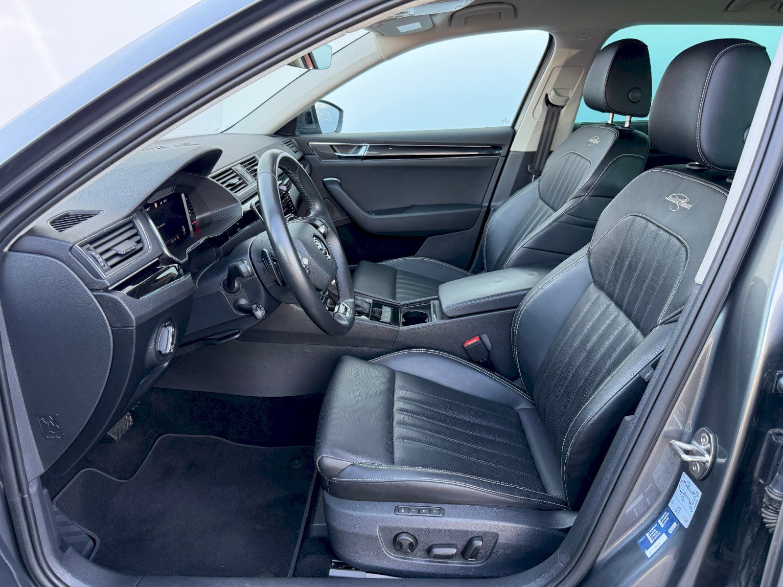 Škoda Superb, 2.0 TDI 147kW L&K DSG 4x4 - fotka 5